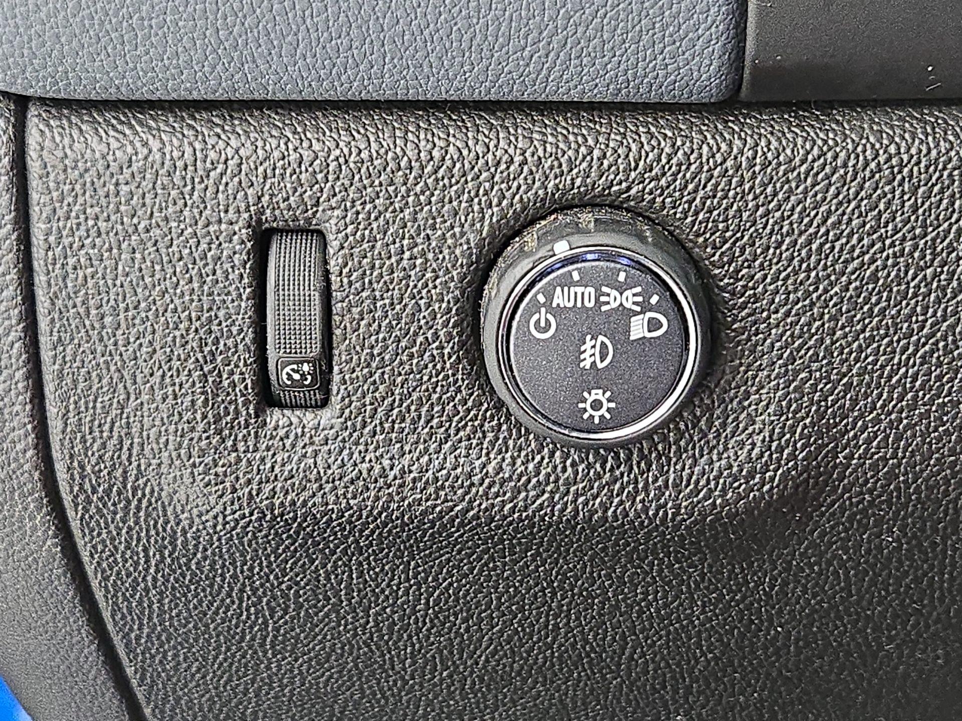 Thumbnail: 2022 Chevrolet Colorado - 13