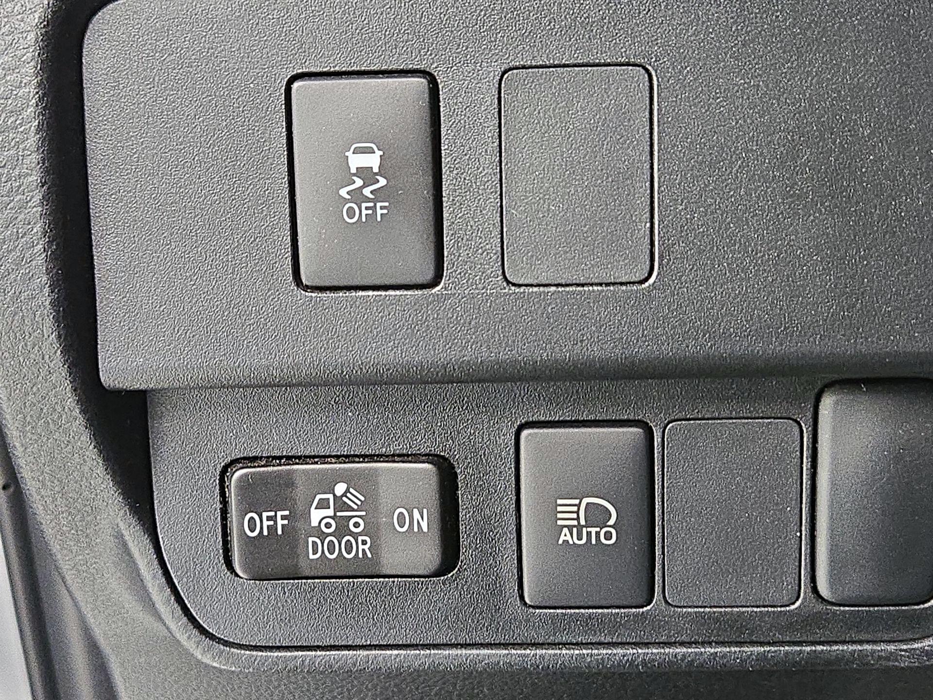 Thumbnail: 2023 Toyota Tacoma - 13