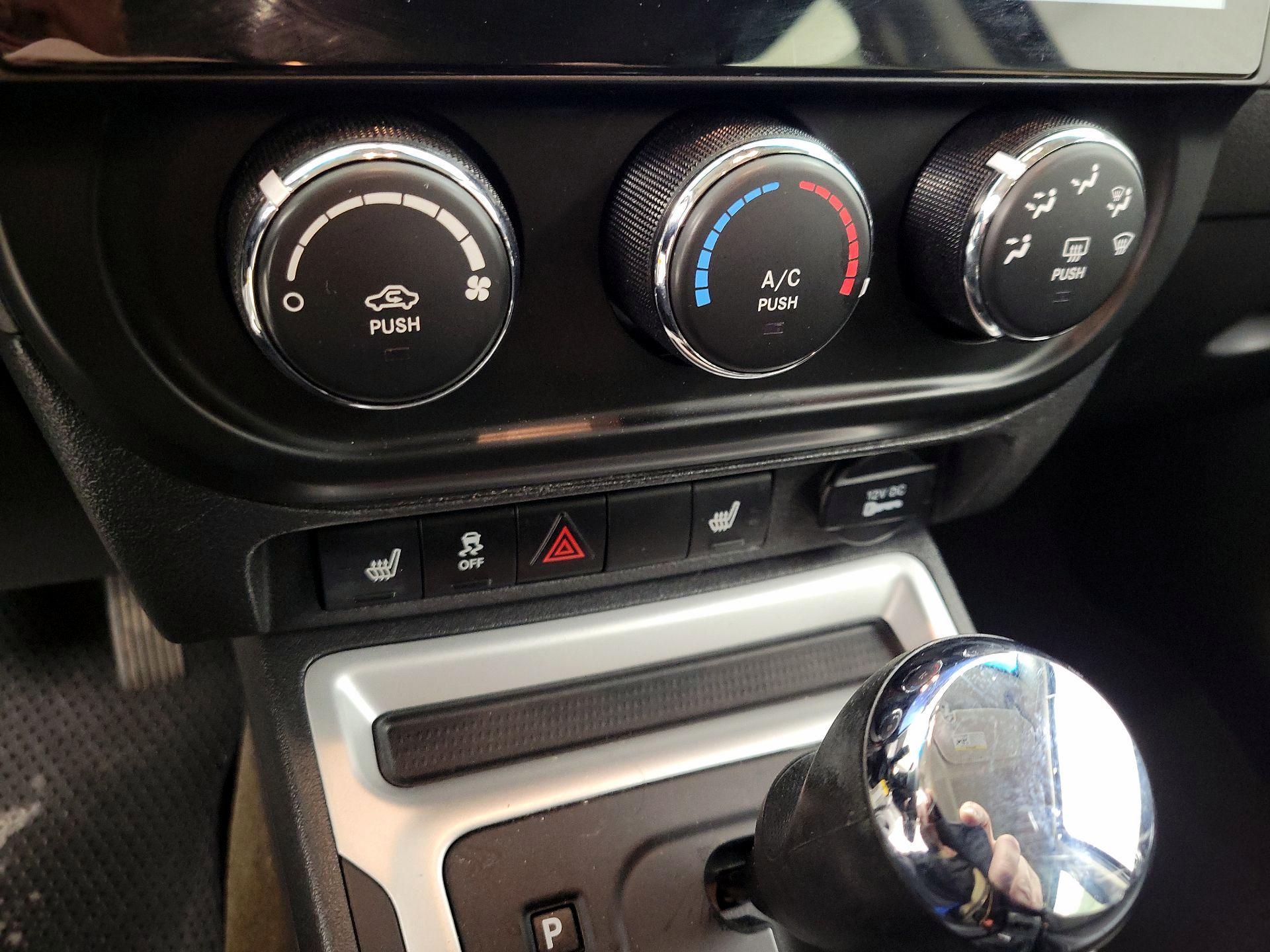 Thumbnail: 2016 Jeep Compass - 15