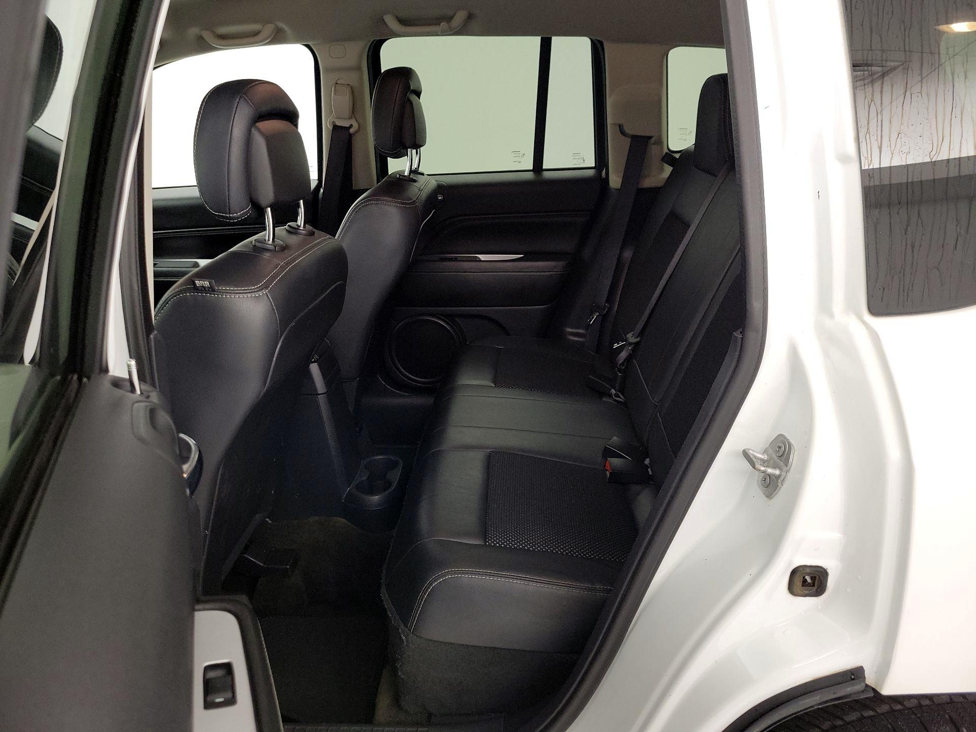 Thumbnail: 2016 Jeep Compass - 18