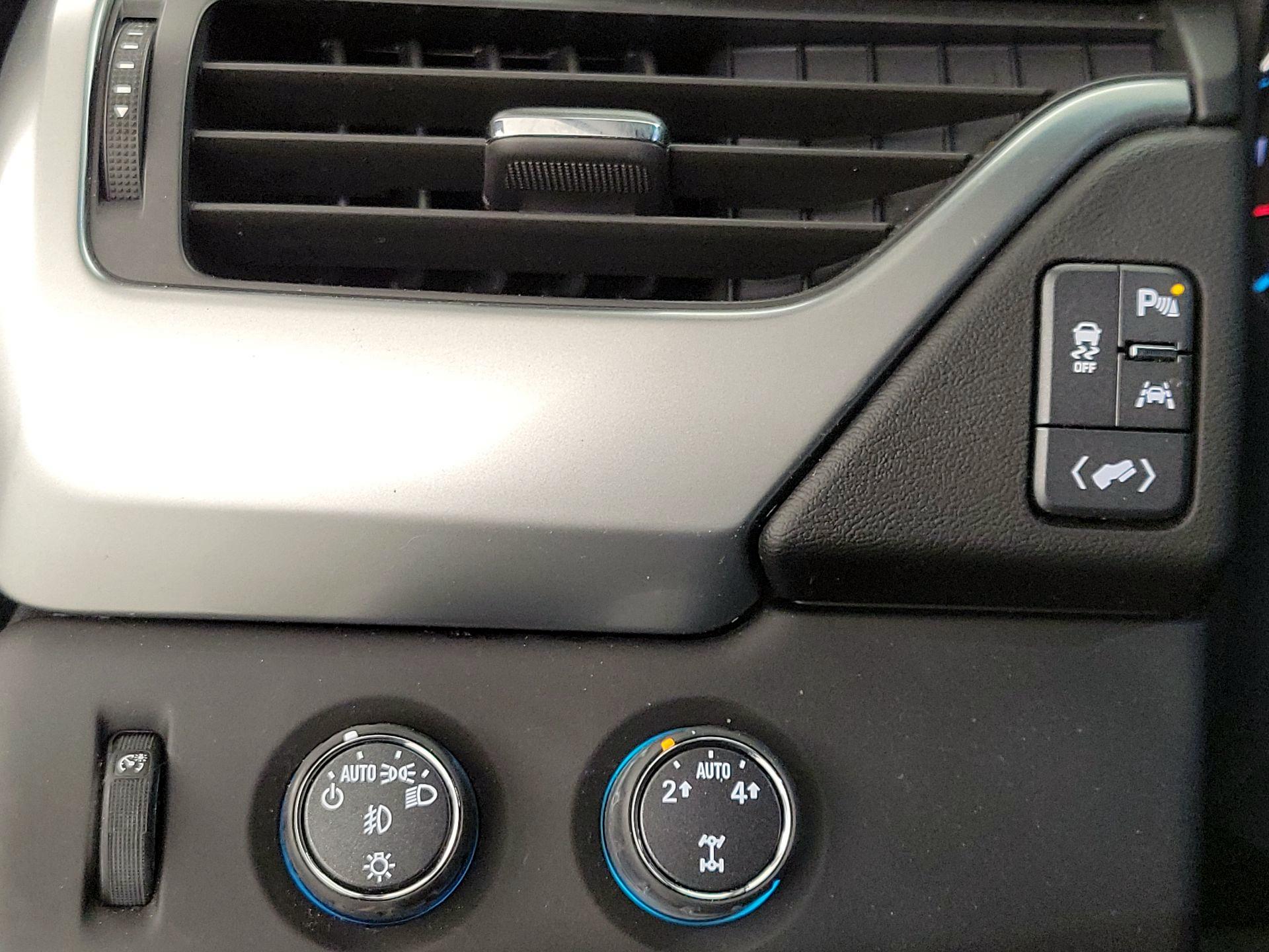 Thumbnail: 2016 Chevrolet Tahoe - 13