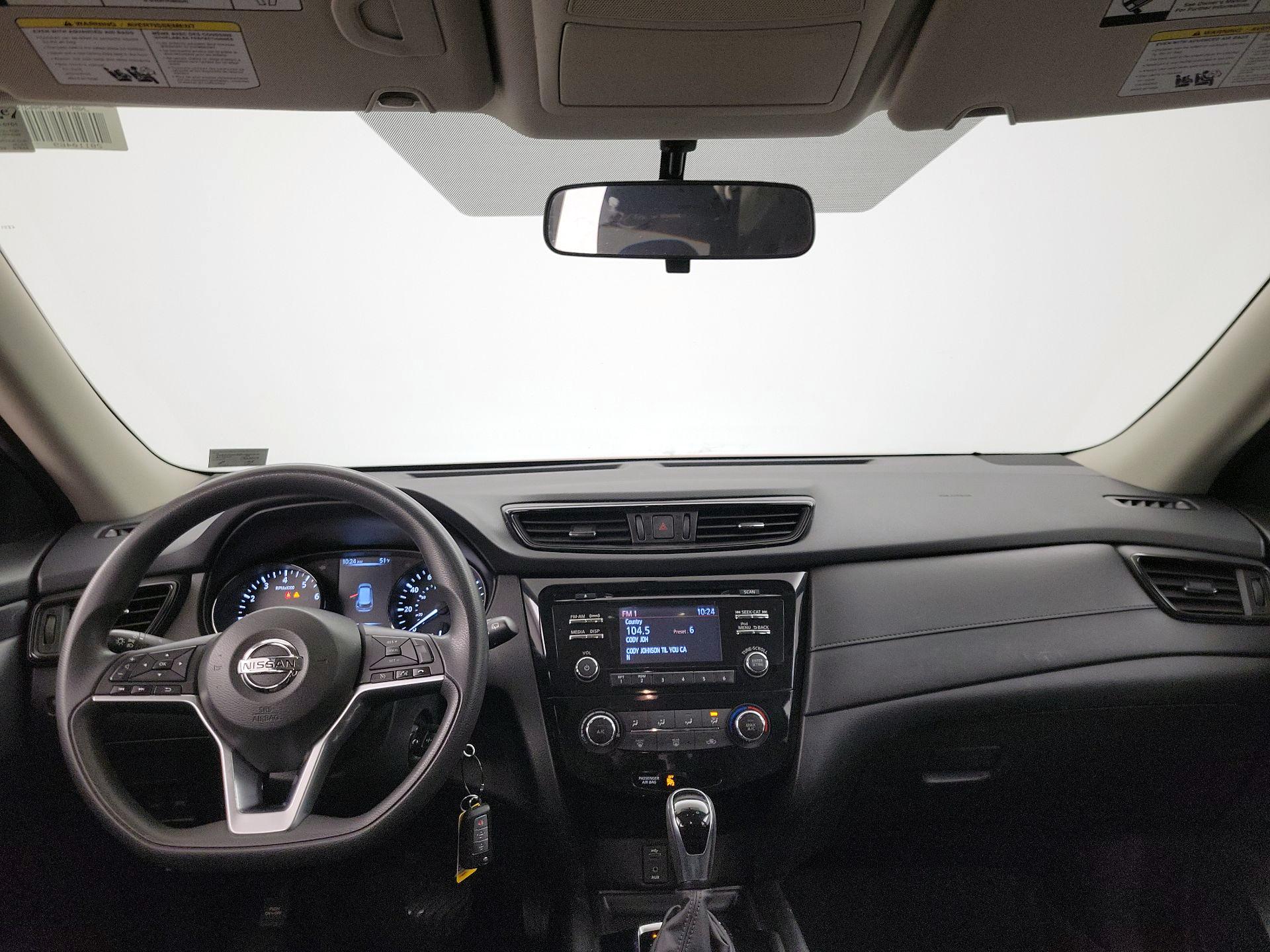 Thumbnail: 2017 Nissan Rogue - 9