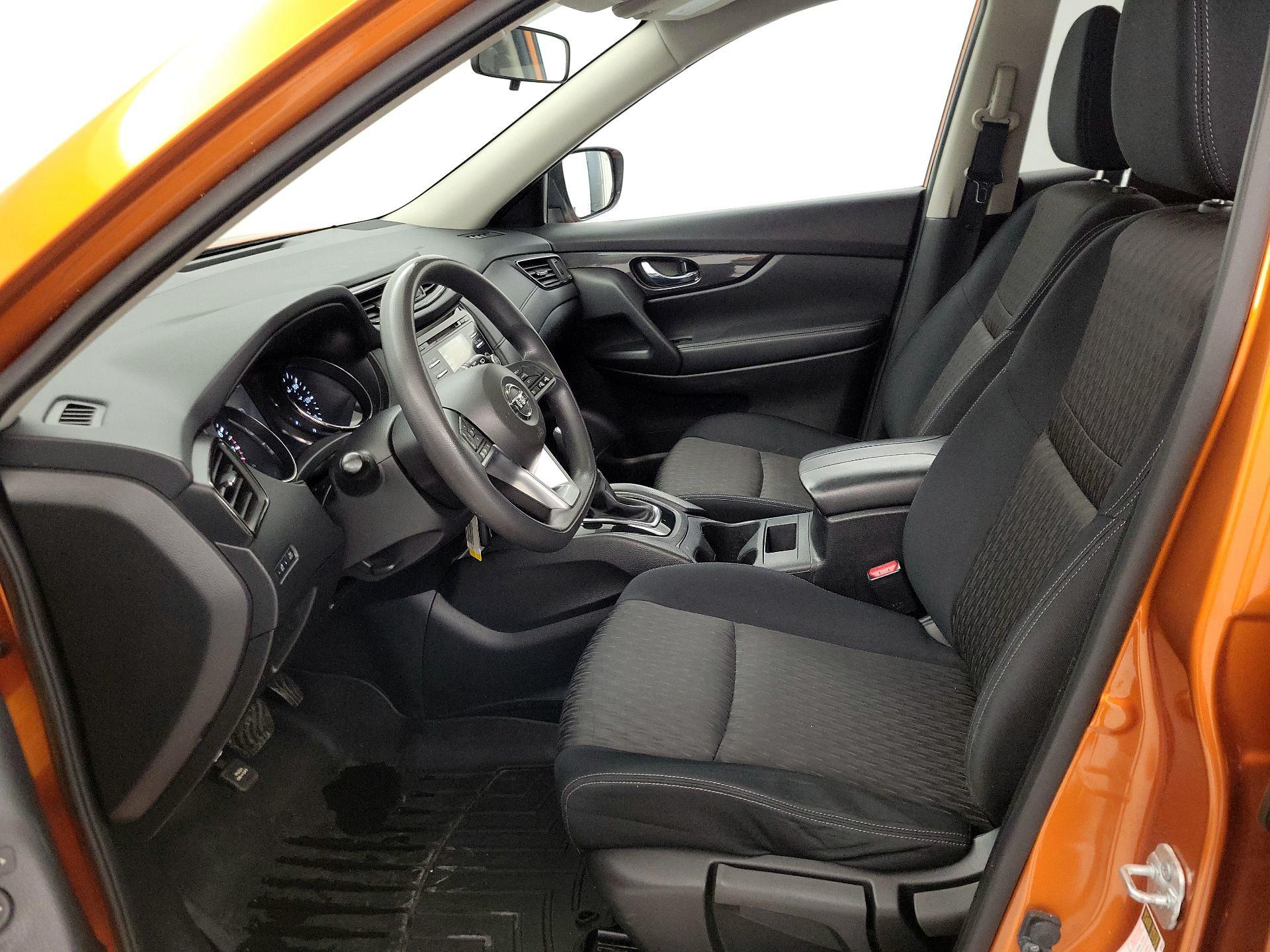 Thumbnail: 2017 Nissan Rogue - 11