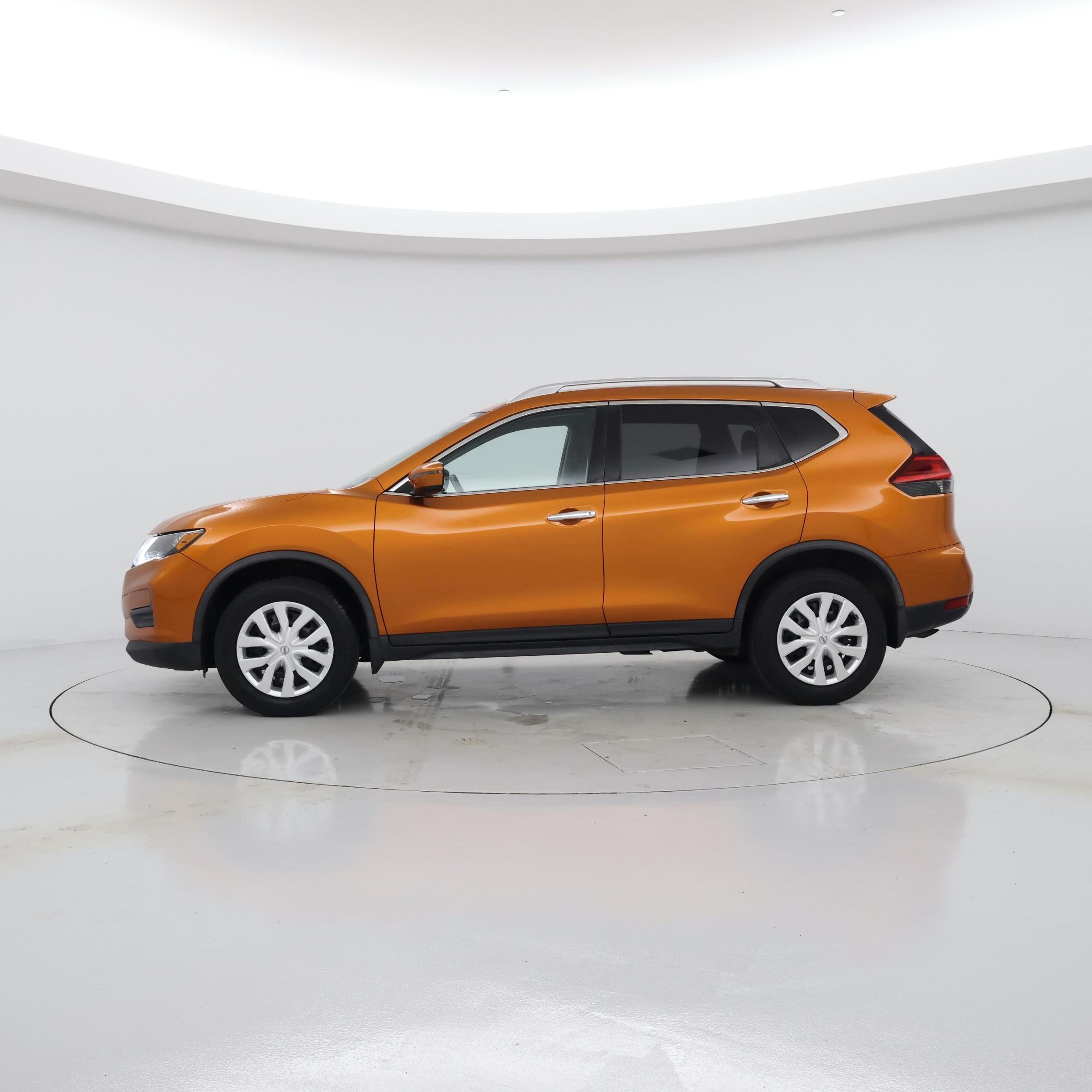 Thumbnail: 2017 Nissan Rogue - 3