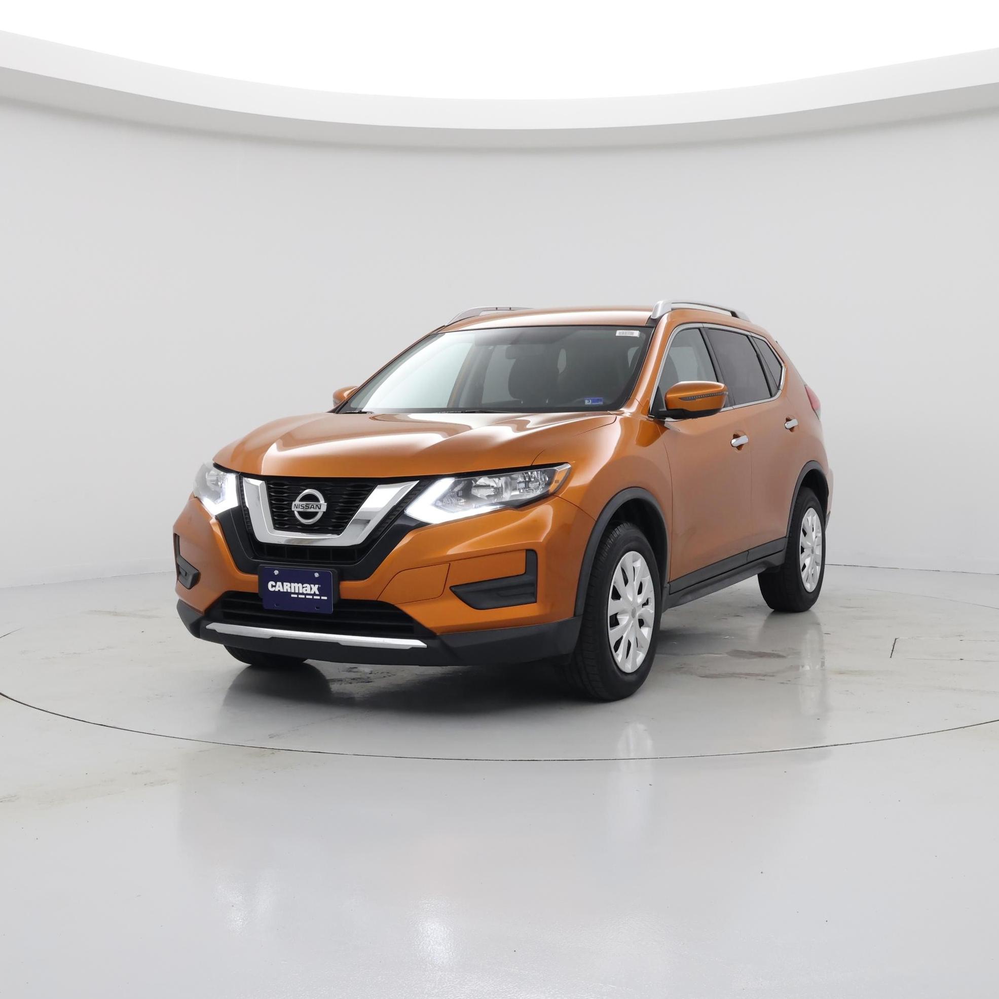 Thumbnail: 2017 Nissan Rogue - 4