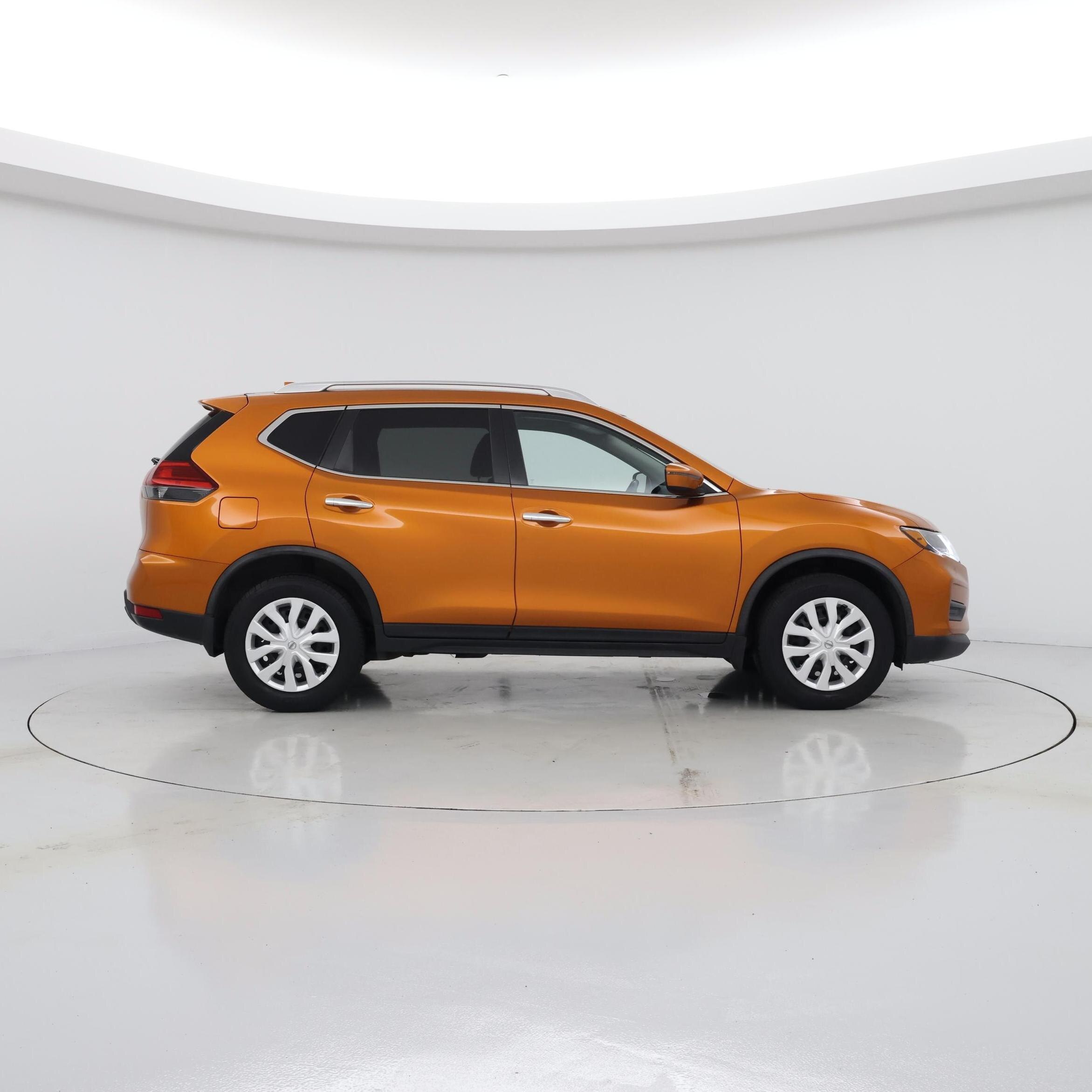 Thumbnail: 2017 Nissan Rogue - 7