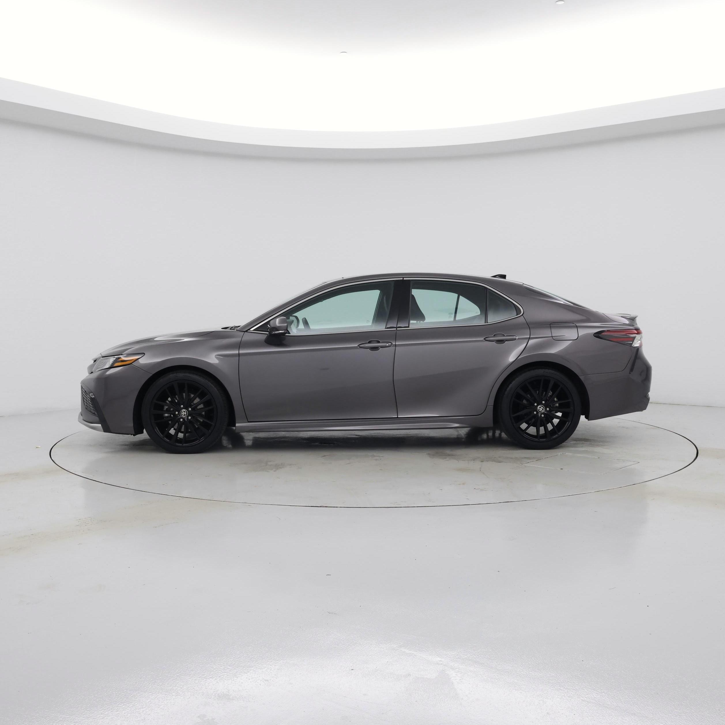 Thumbnail: 2022 Toyota Camry - 3