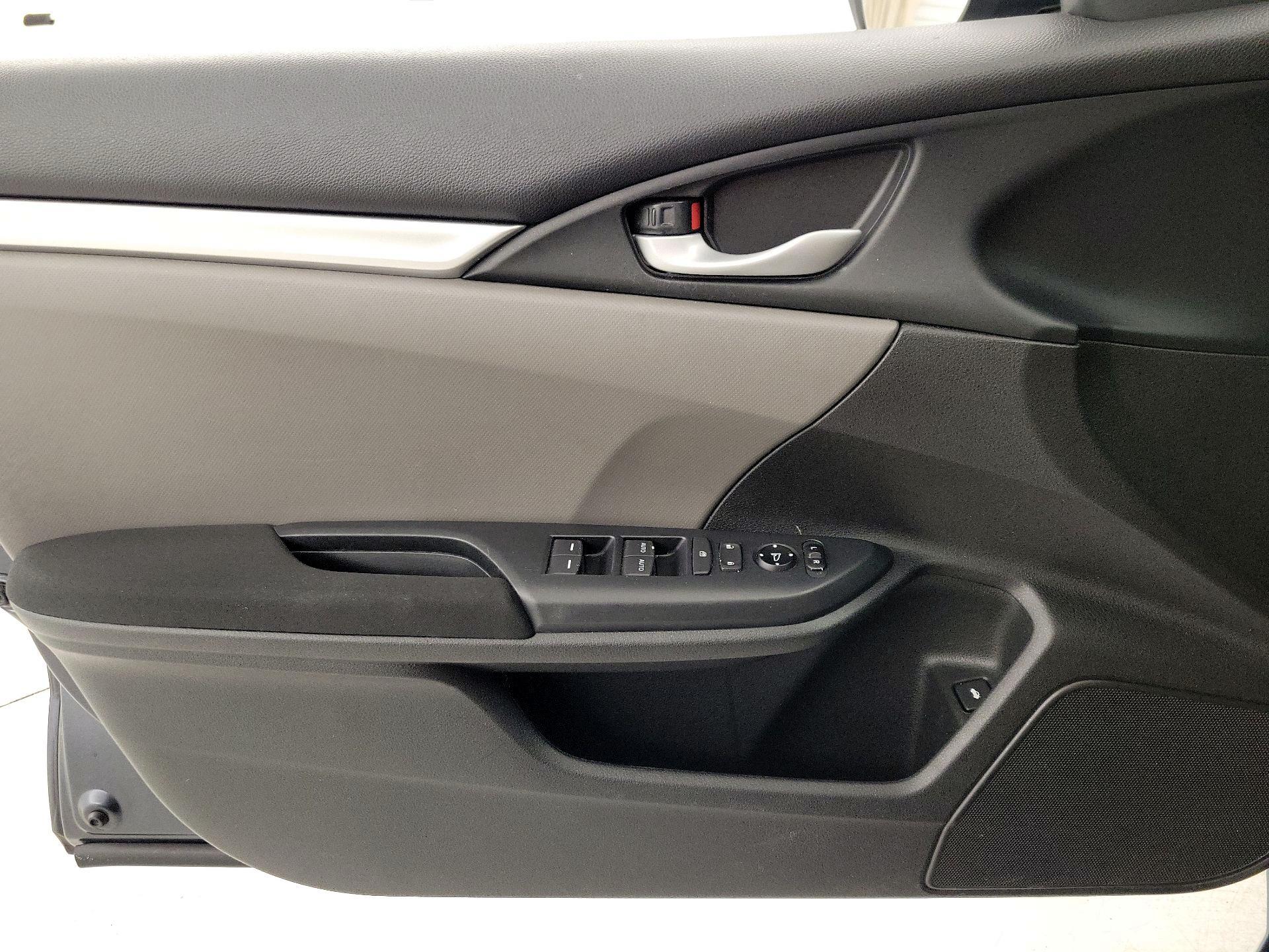 Thumbnail: 2016 Honda Civic - 12