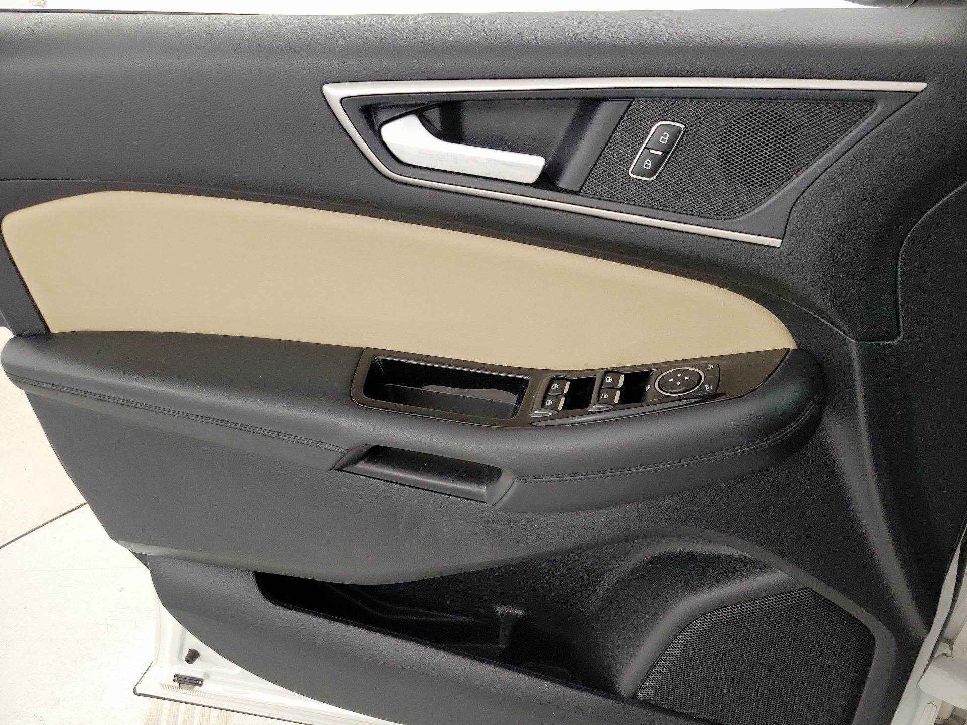 Thumbnail: 2020 Ford Edge - 12