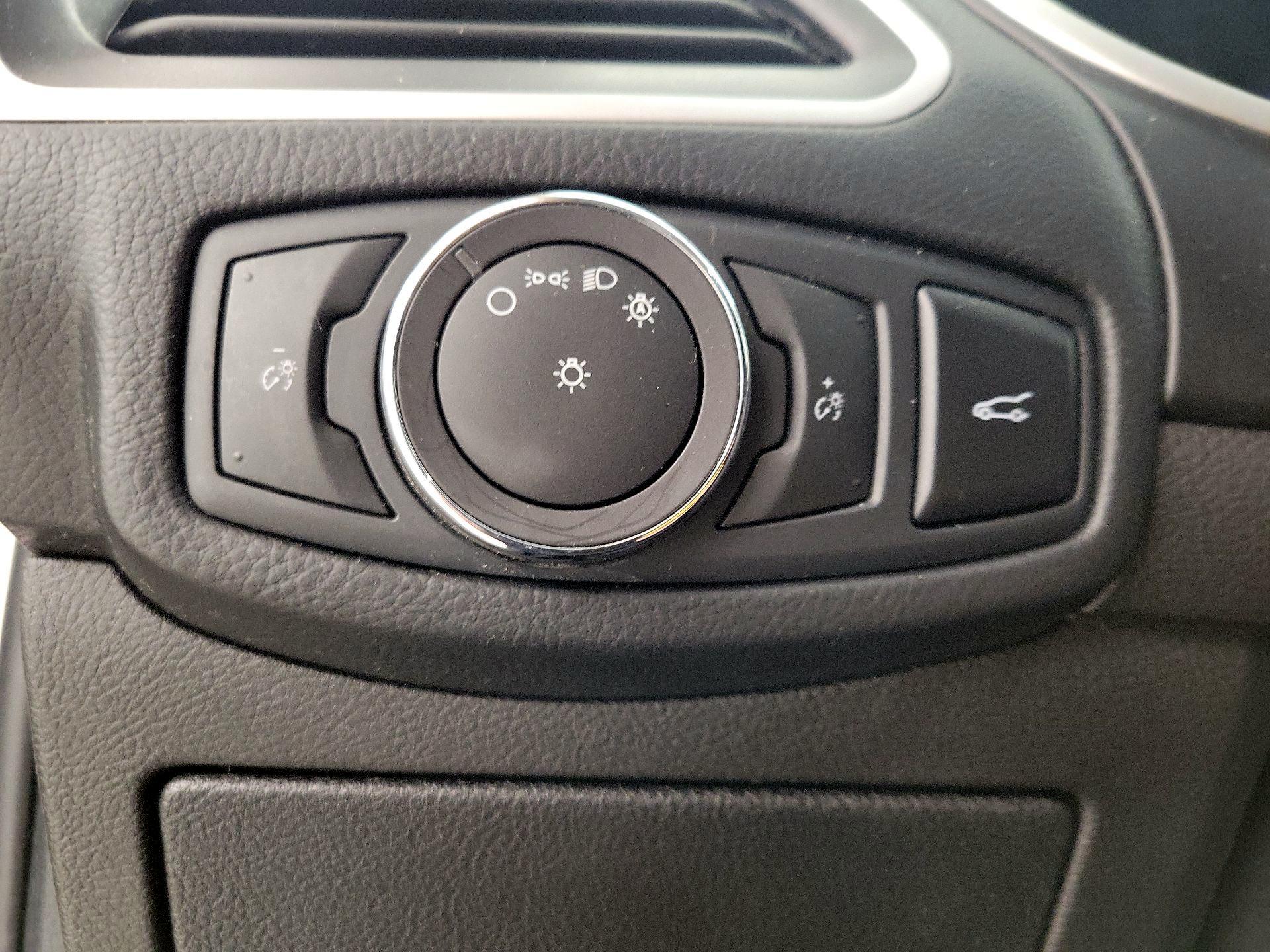 Thumbnail: 2018 Ford Edge - 13