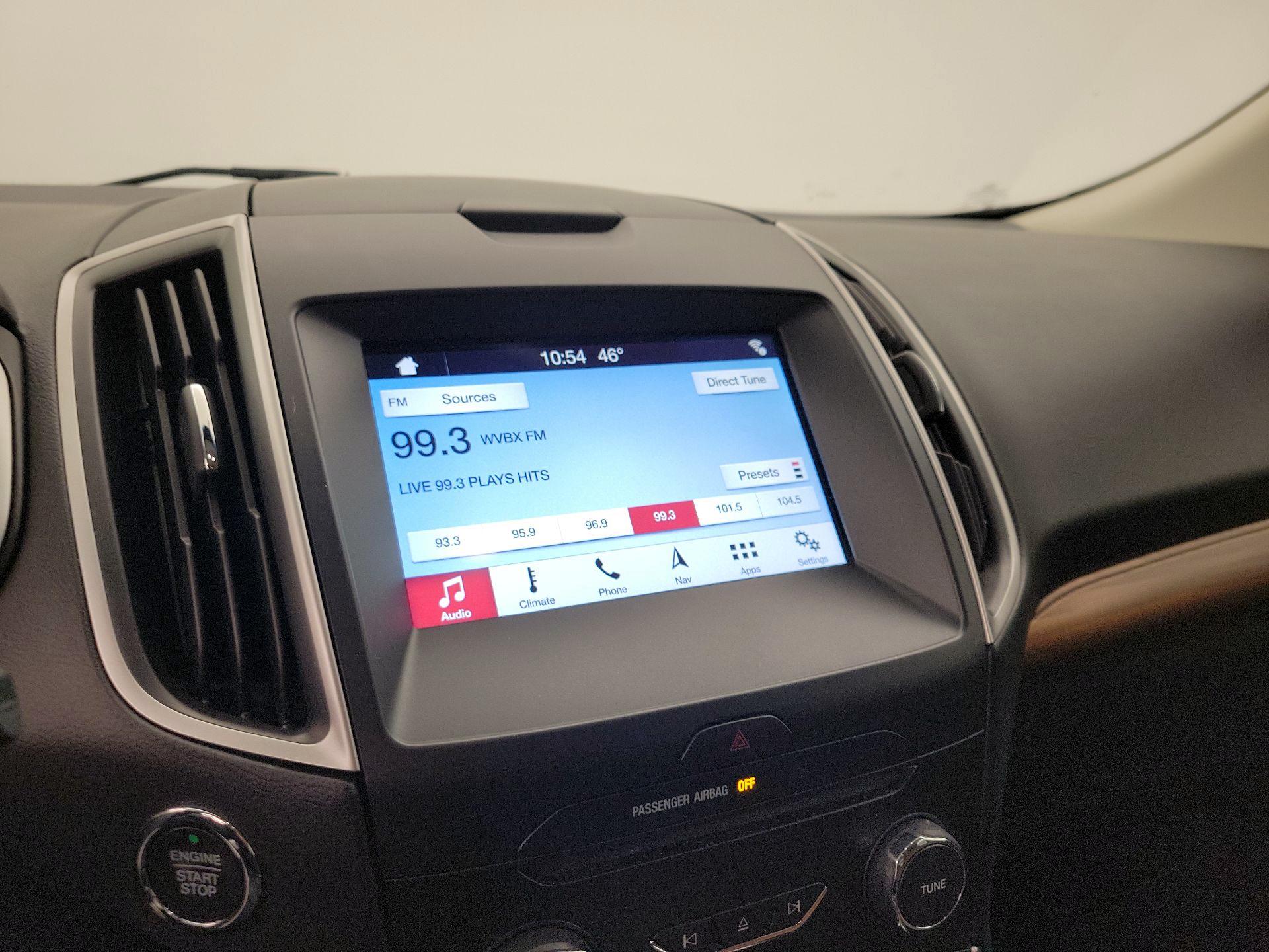 Thumbnail: 2018 Ford Edge - 16