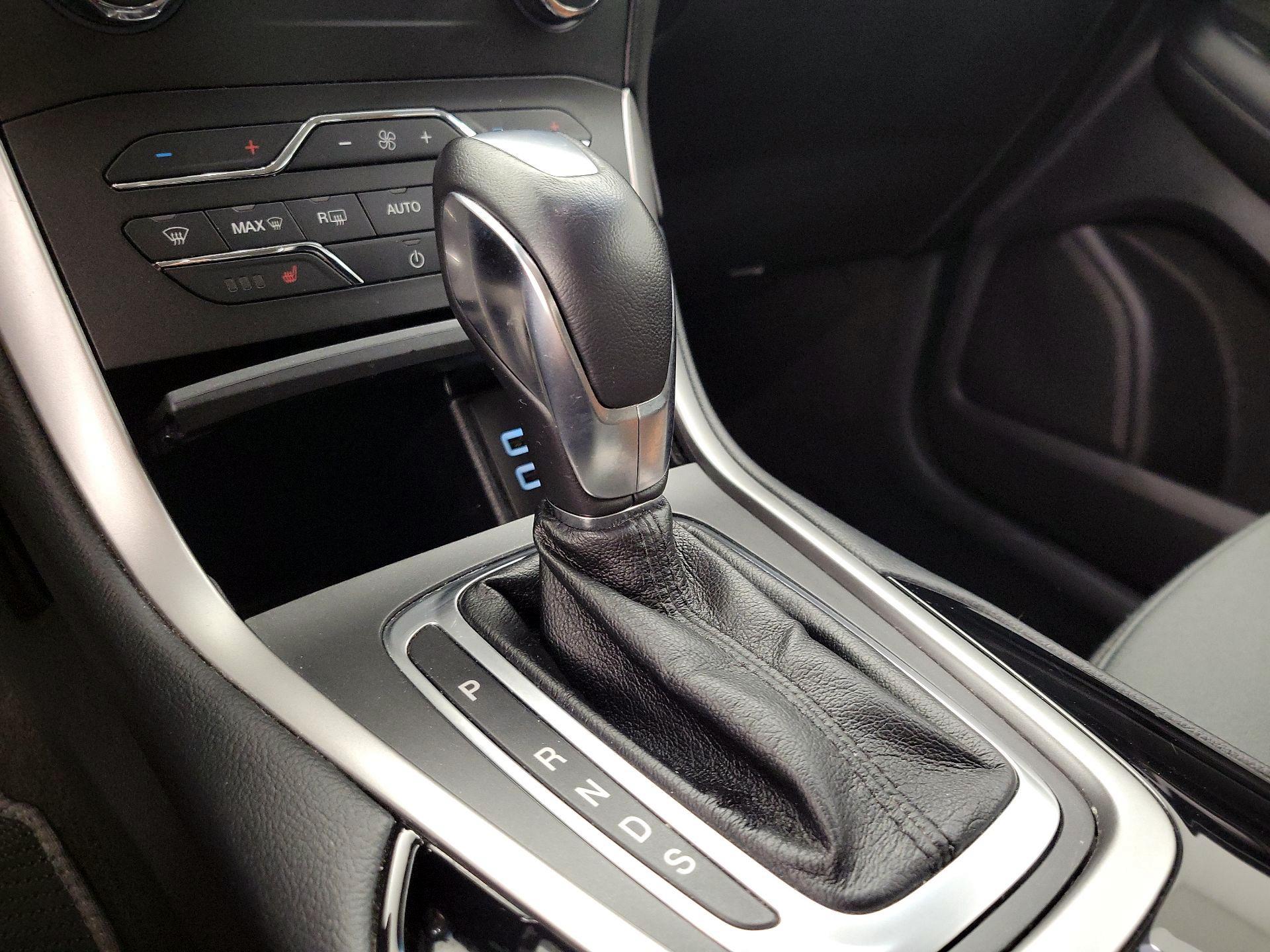 Thumbnail: 2018 Ford Edge - 18