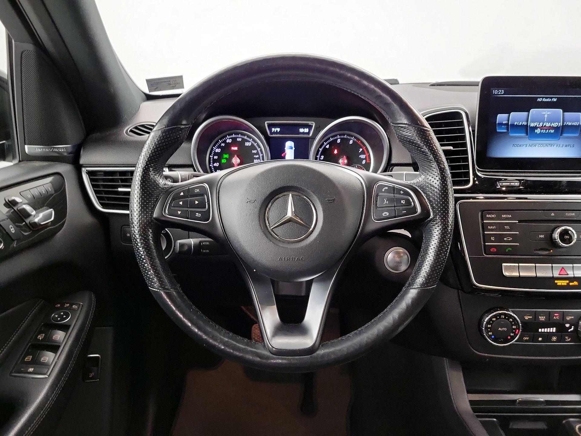 Thumbnail: 2017 Mercedes-Benz GLE - 10