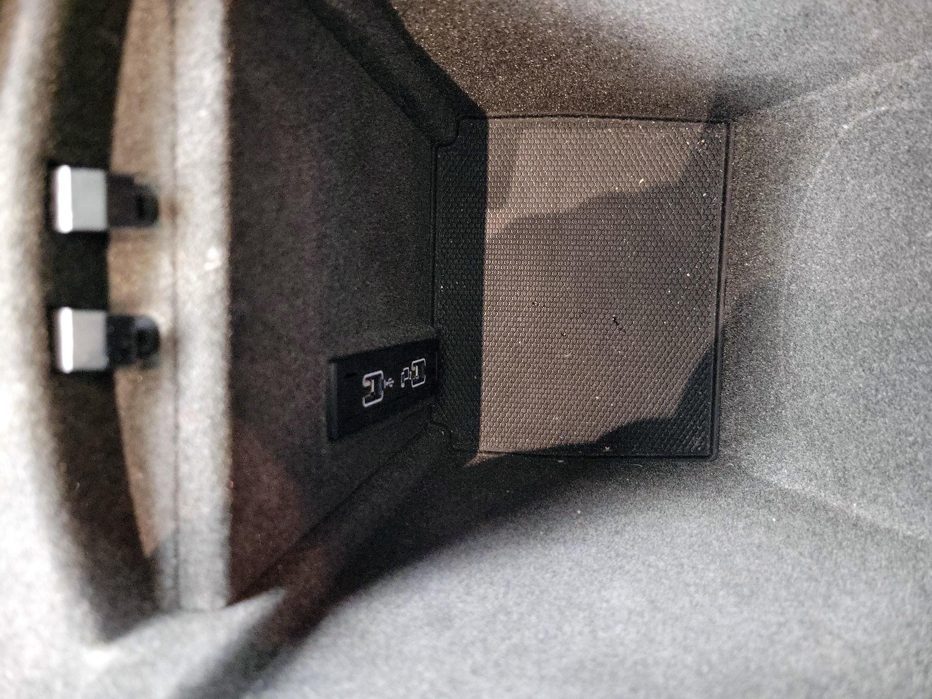 Thumbnail: 2017 Mercedes-Benz GLE - 19