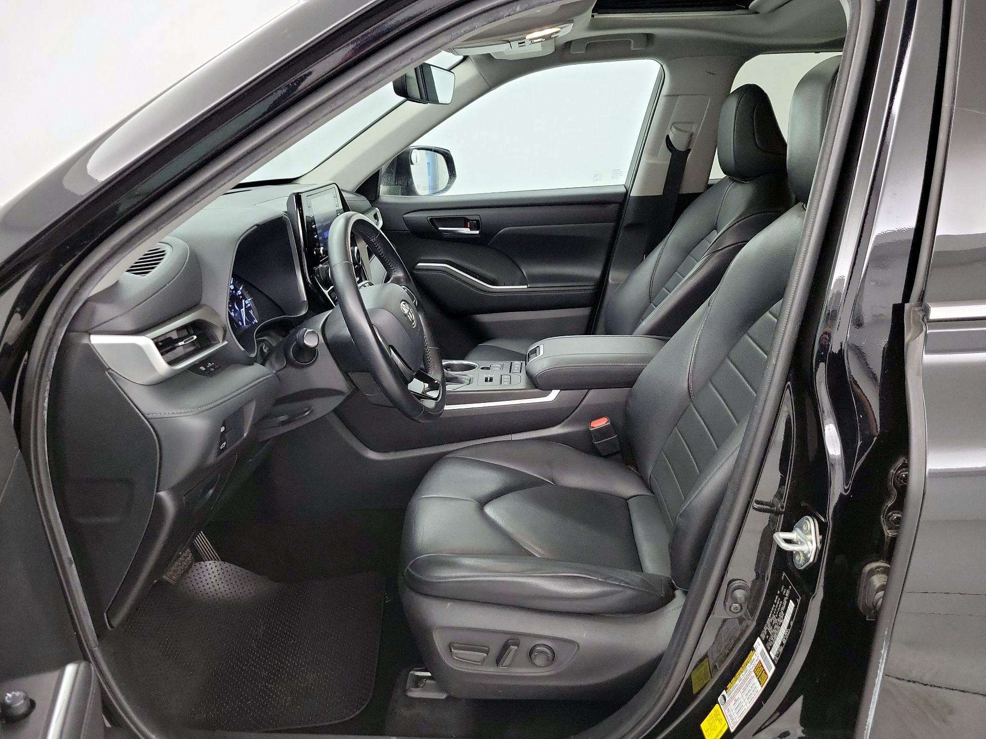 Thumbnail: 2020 Toyota Highlander - 11