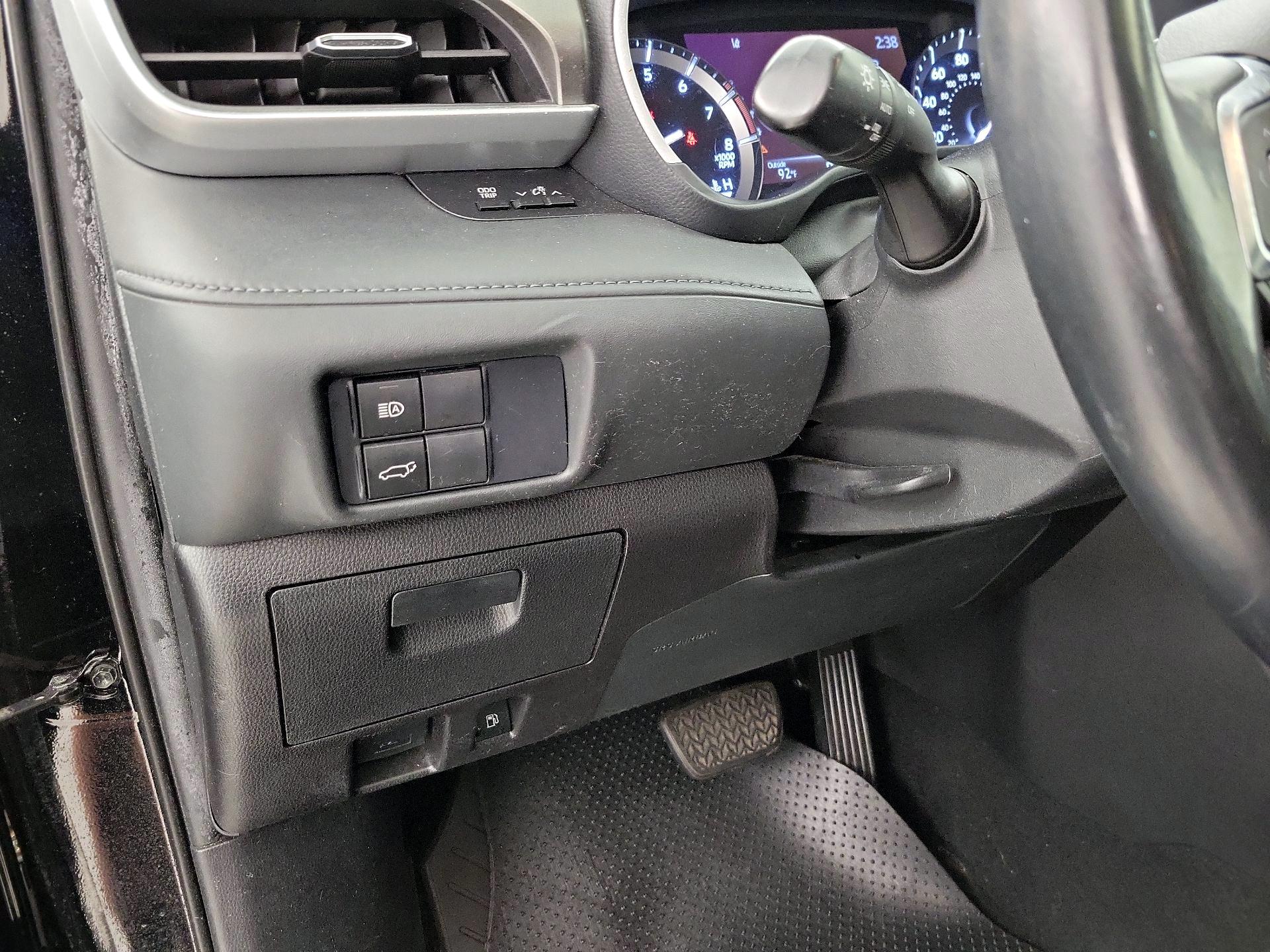 Thumbnail: 2020 Toyota Highlander - 13