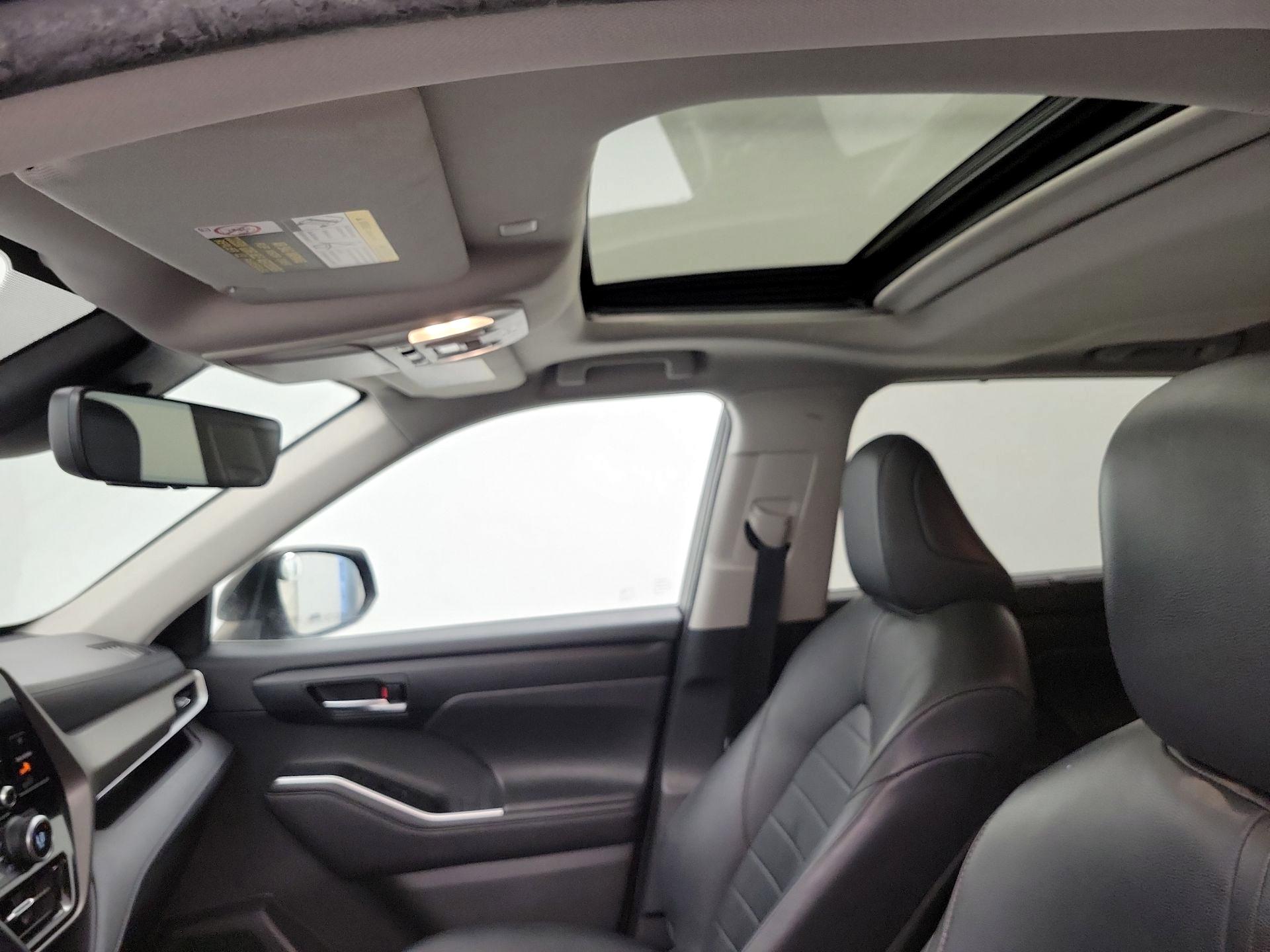 Thumbnail: 2020 Toyota Highlander - 20