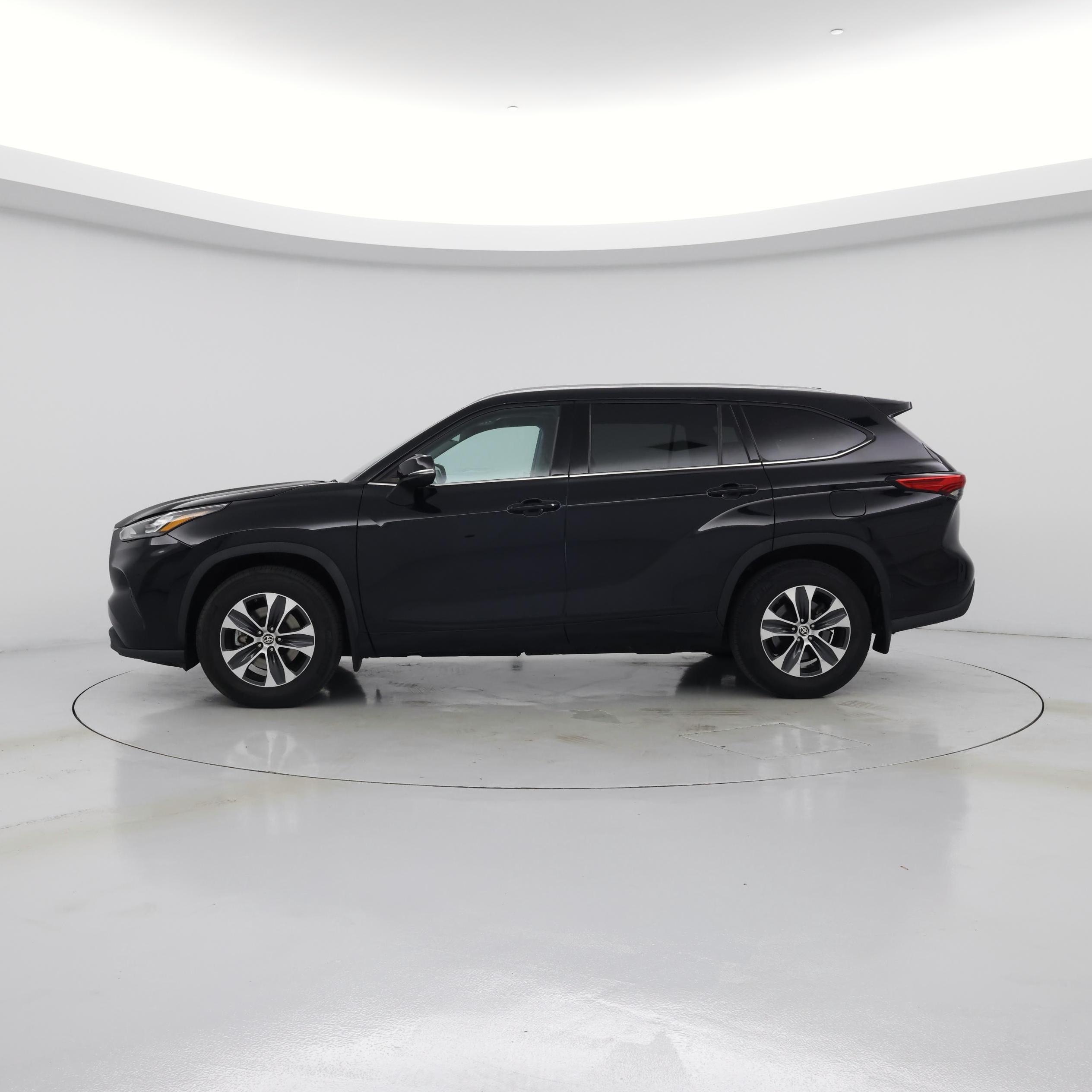 Thumbnail: 2020 Toyota Highlander - 3
