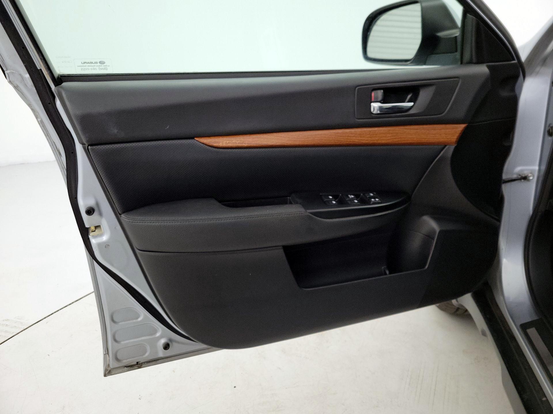 Thumbnail: 2014 Subaru Outback - 12