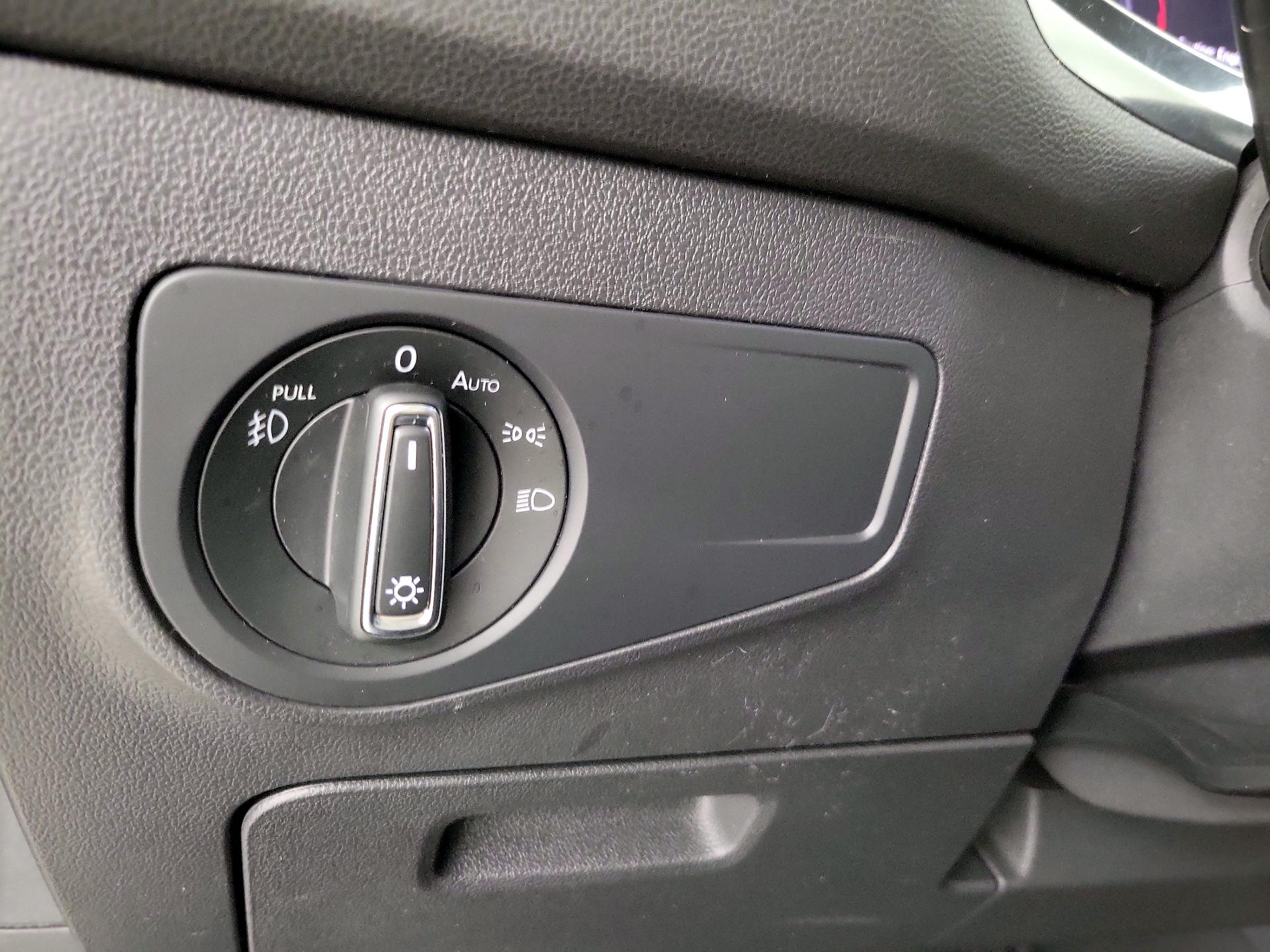 Thumbnail: 2021 Volkswagen Tiguan - 13