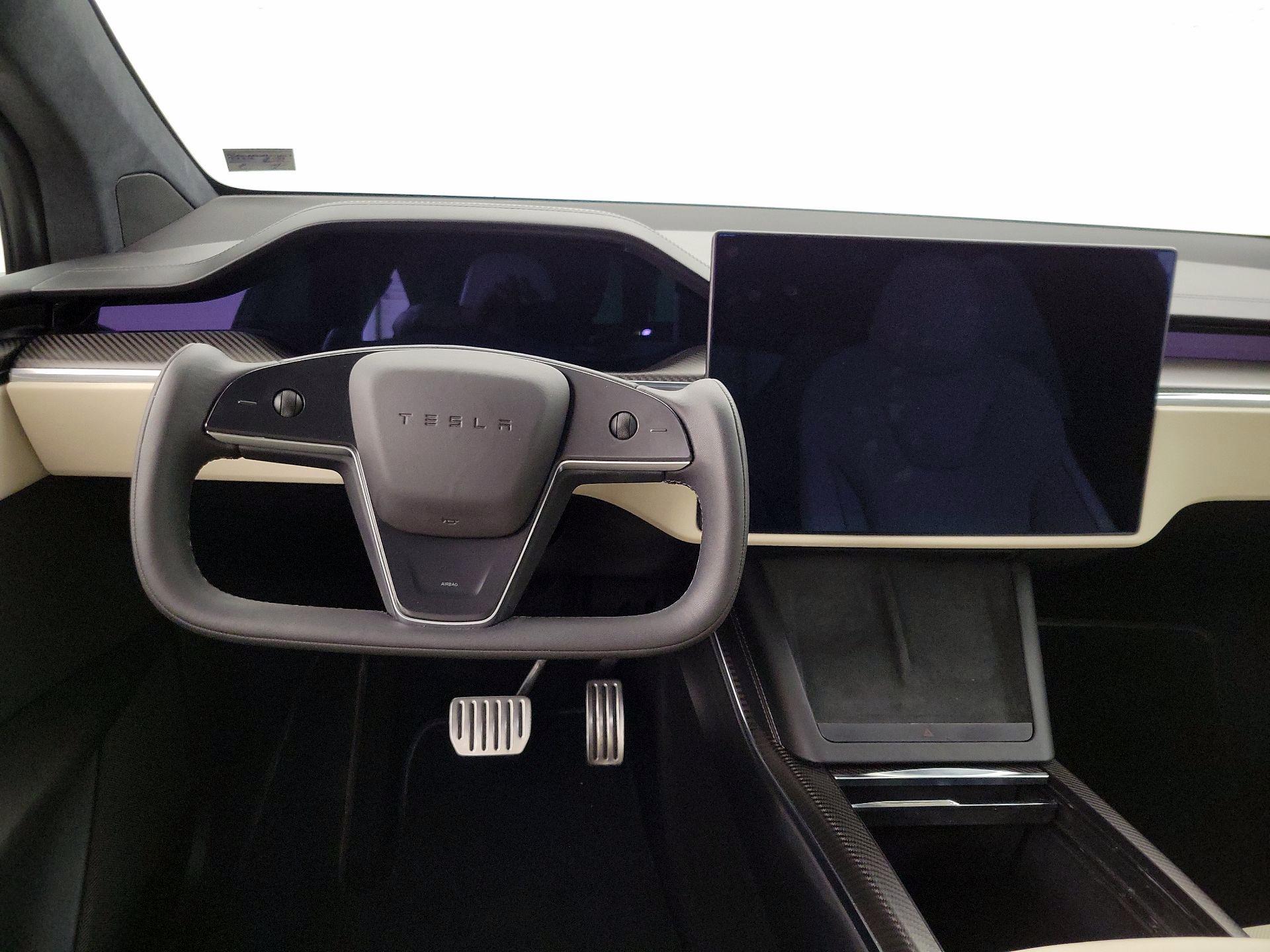 Thumbnail: 2023 Tesla Model X - 10