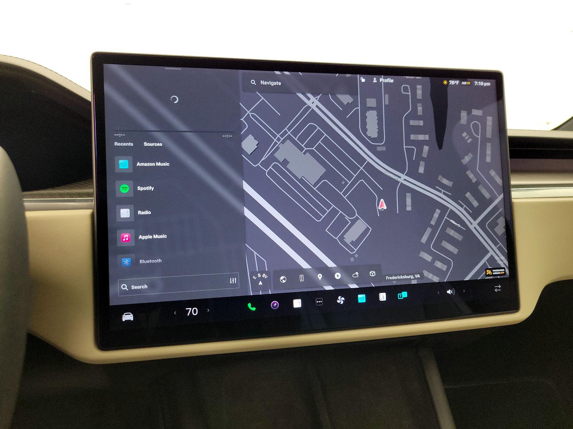 Thumbnail: 2023 Tesla Model X - 15