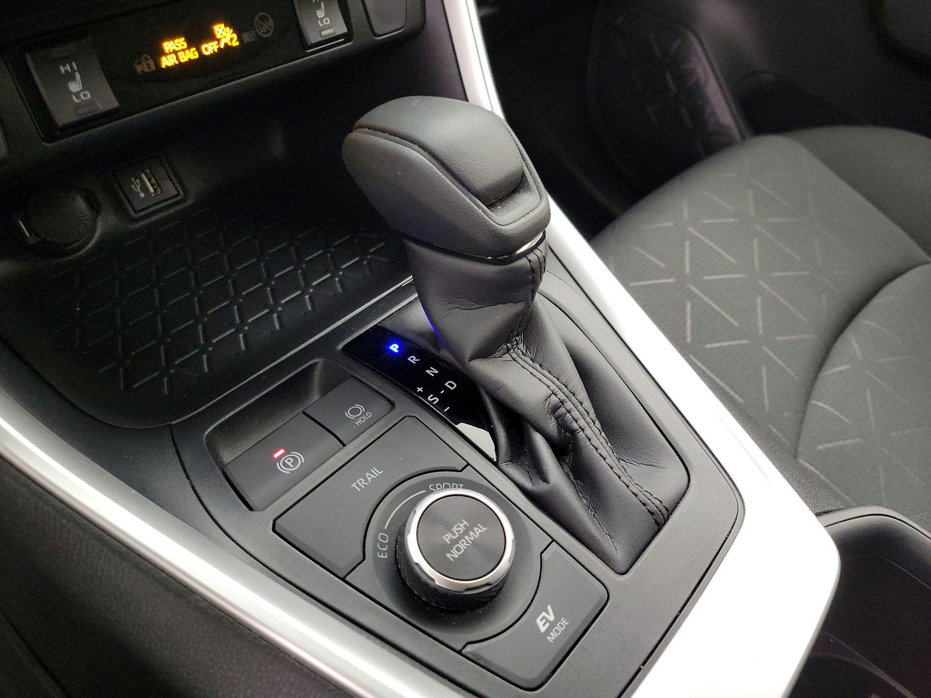 Thumbnail: 2025 Toyota RAV4 - 17