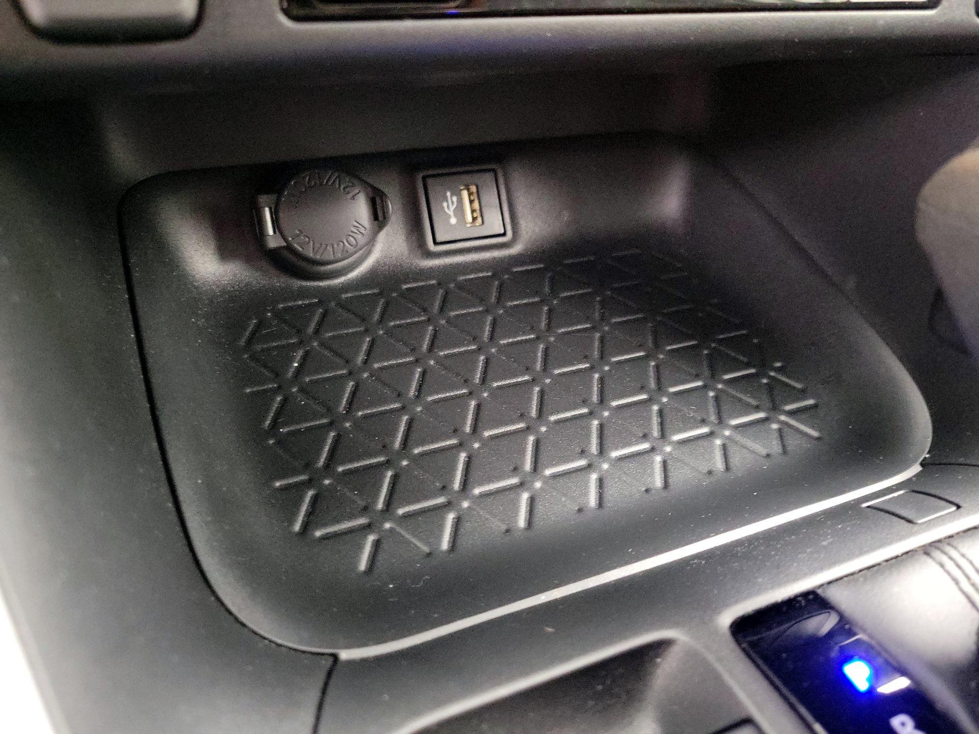 Thumbnail: 2025 Toyota RAV4 - 18