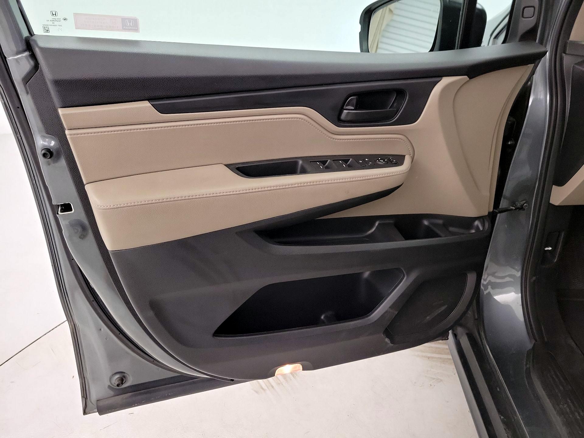 Thumbnail: 2019 Honda Odyssey - 12