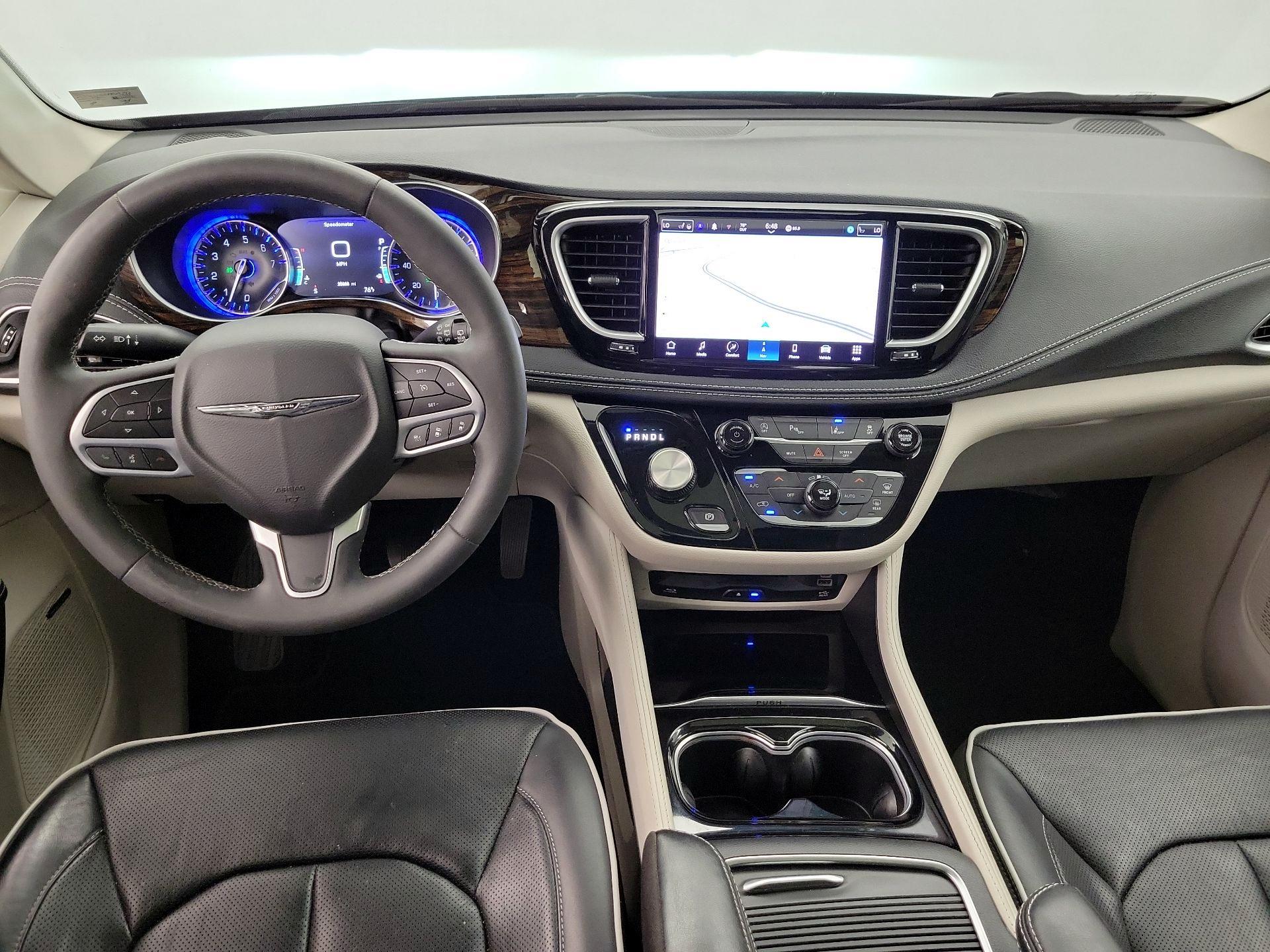 Thumbnail: 2023 Chrysler Pacifica - 9