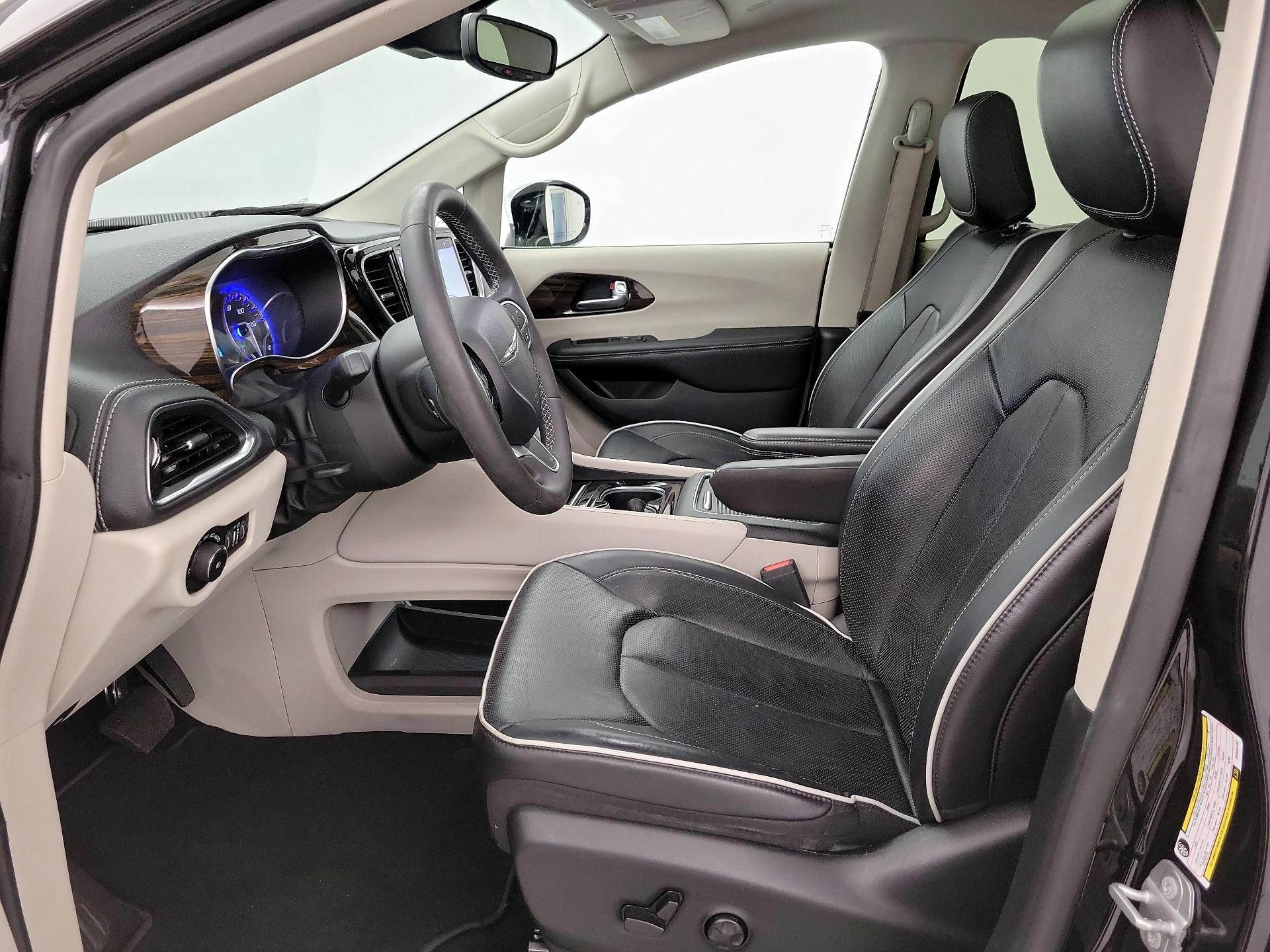 Thumbnail: 2023 Chrysler Pacifica - 11