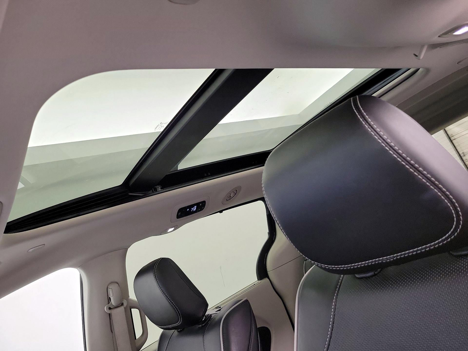 Thumbnail: 2023 Chrysler Pacifica - 20