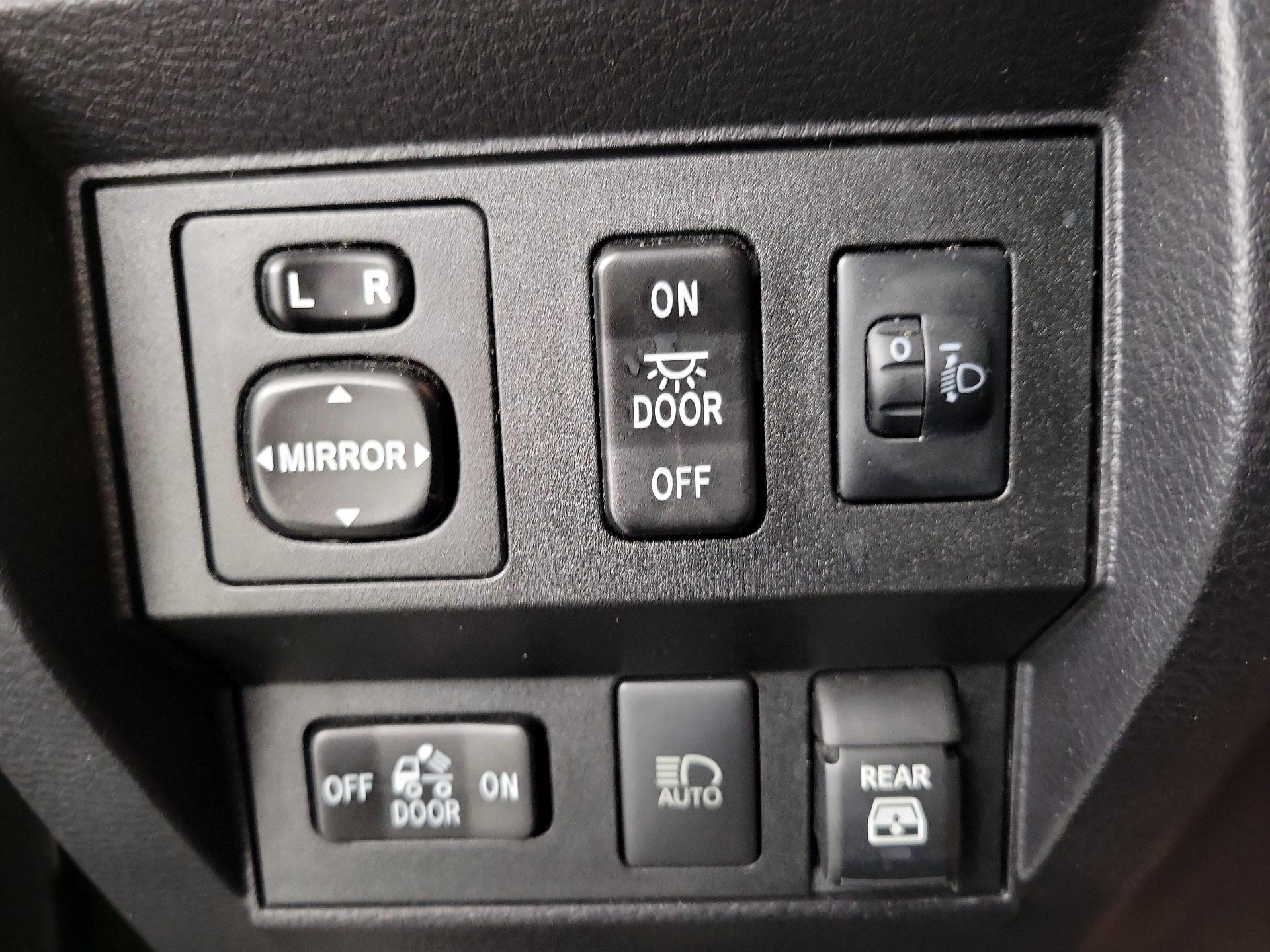 Thumbnail: 2020 Toyota Tundra - 13