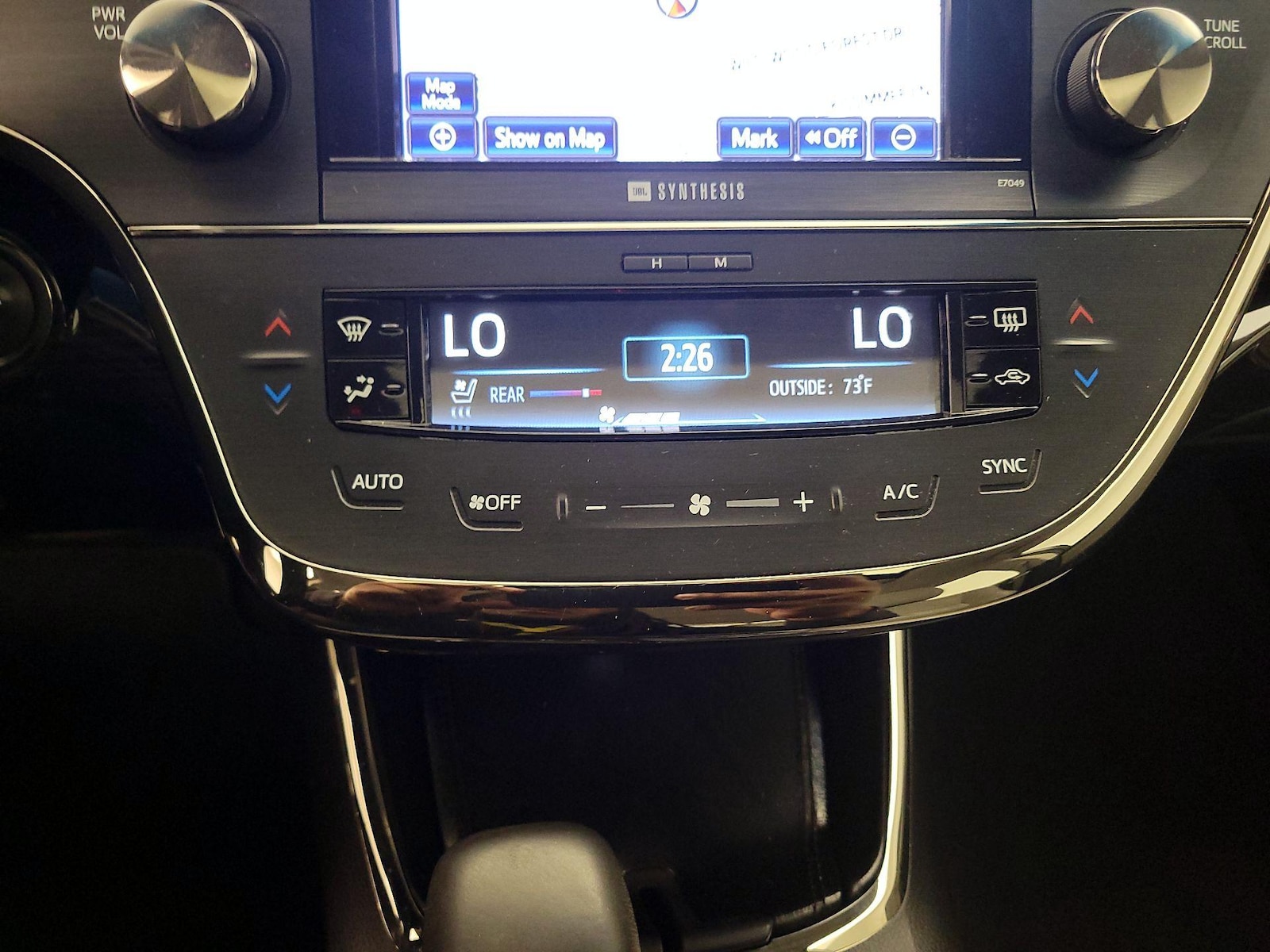 2014 Toyota Avalon Limited - Photo 18