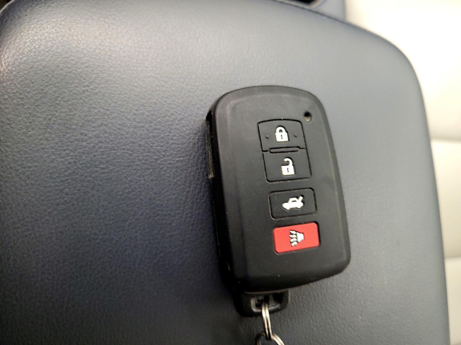 2014 Toyota Avalon Limited - Photo 24