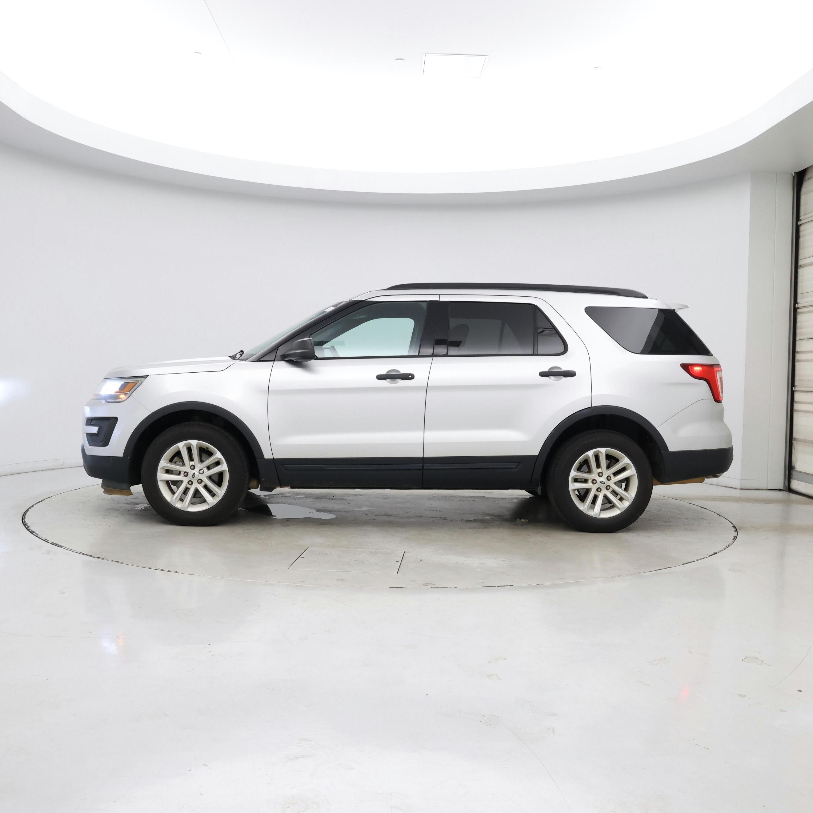 Thumbnail: 2017 Ford Explorer - 3