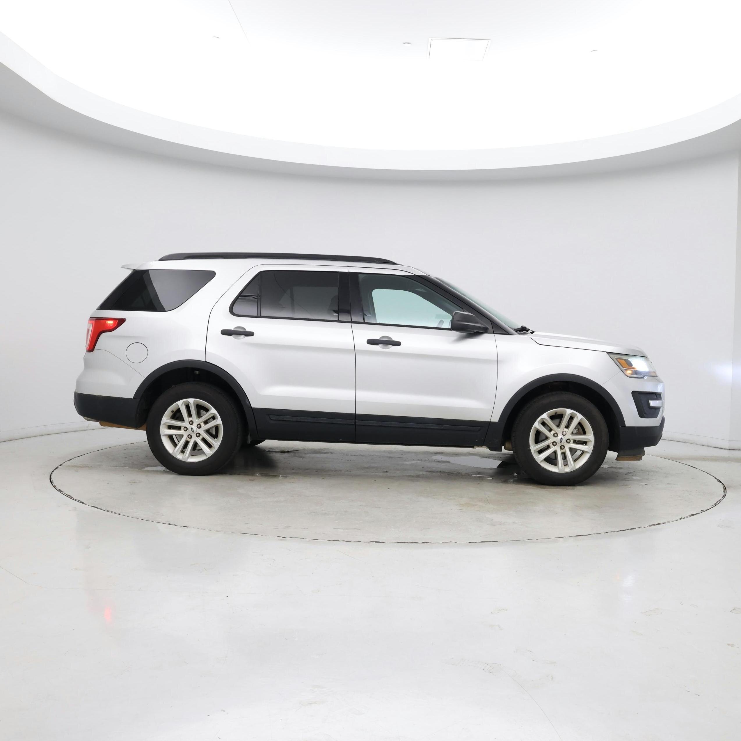 Thumbnail: 2017 Ford Explorer - 7