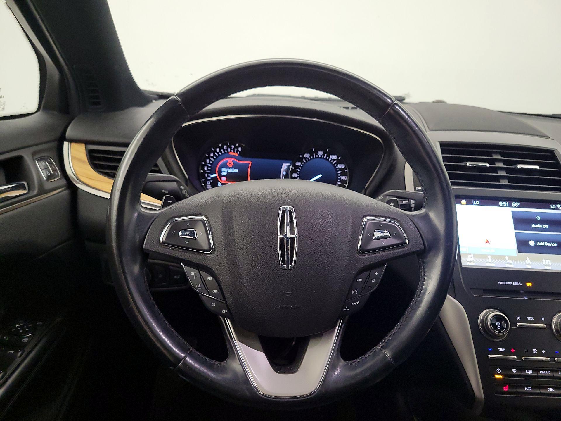 Thumbnail: 2016 Lincoln MKC - 10