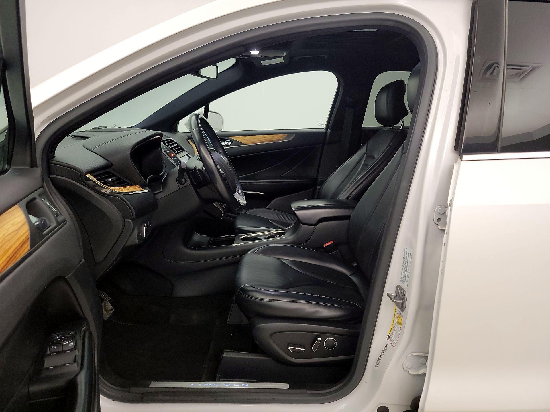 Thumbnail: 2016 Lincoln MKC - 11
