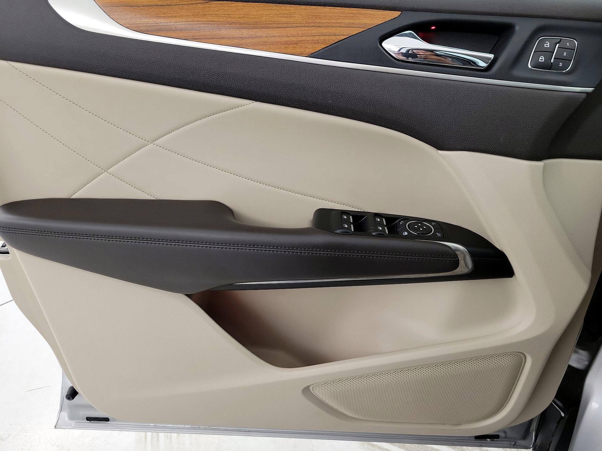 Thumbnail: 2019 Lincoln MKC - 12