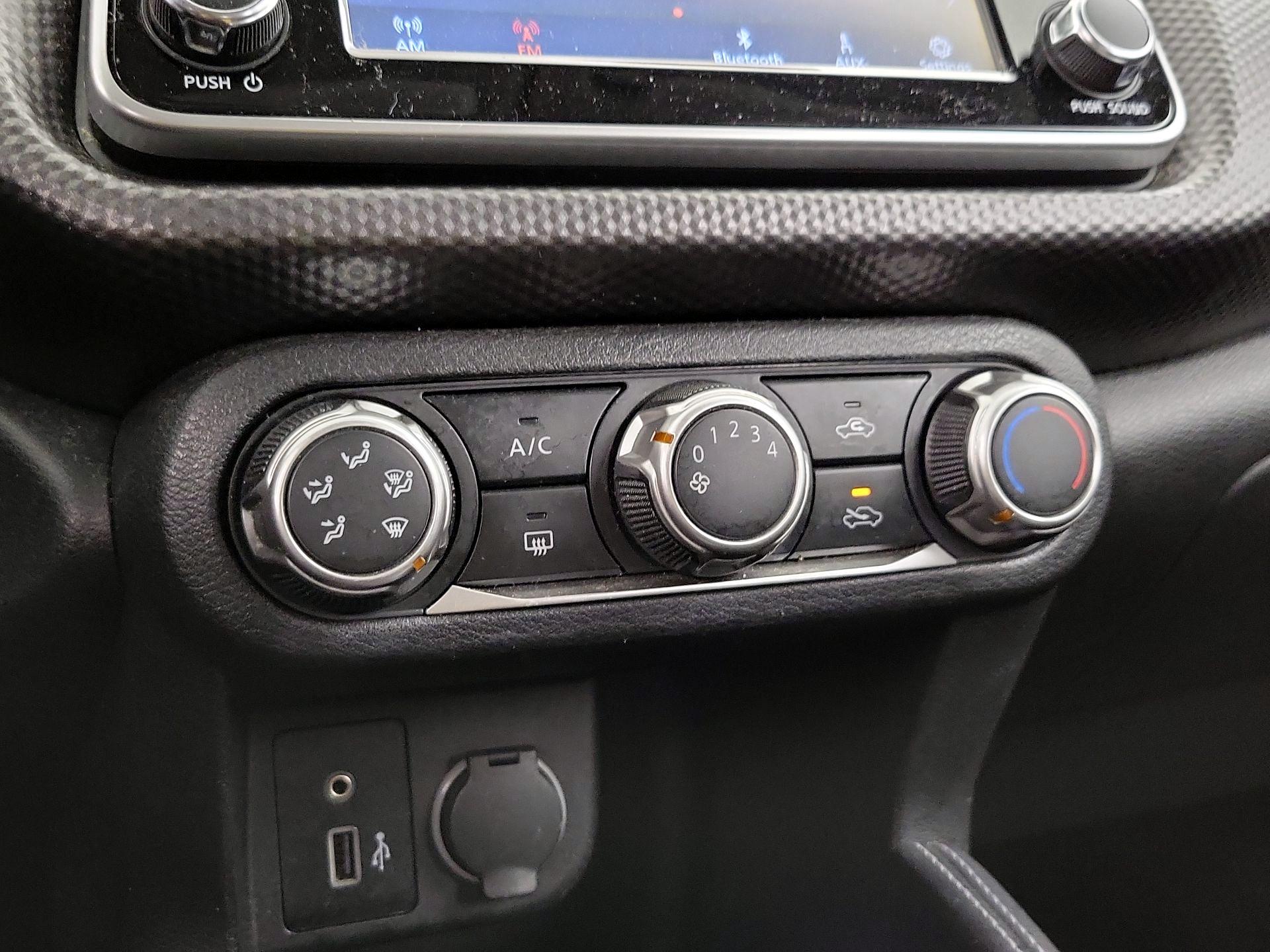 Thumbnail: 2019 Nissan Kicks - 16