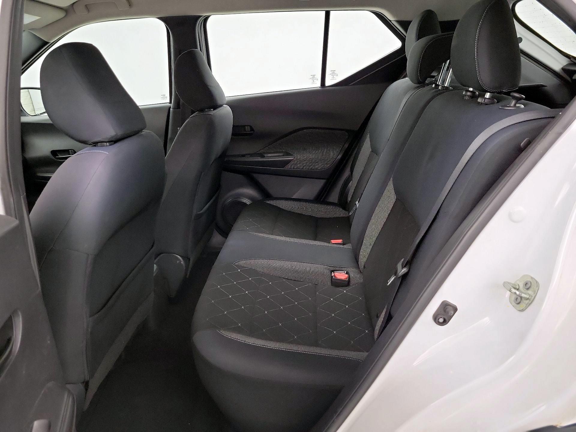 Thumbnail: 2019 Nissan Kicks - 19