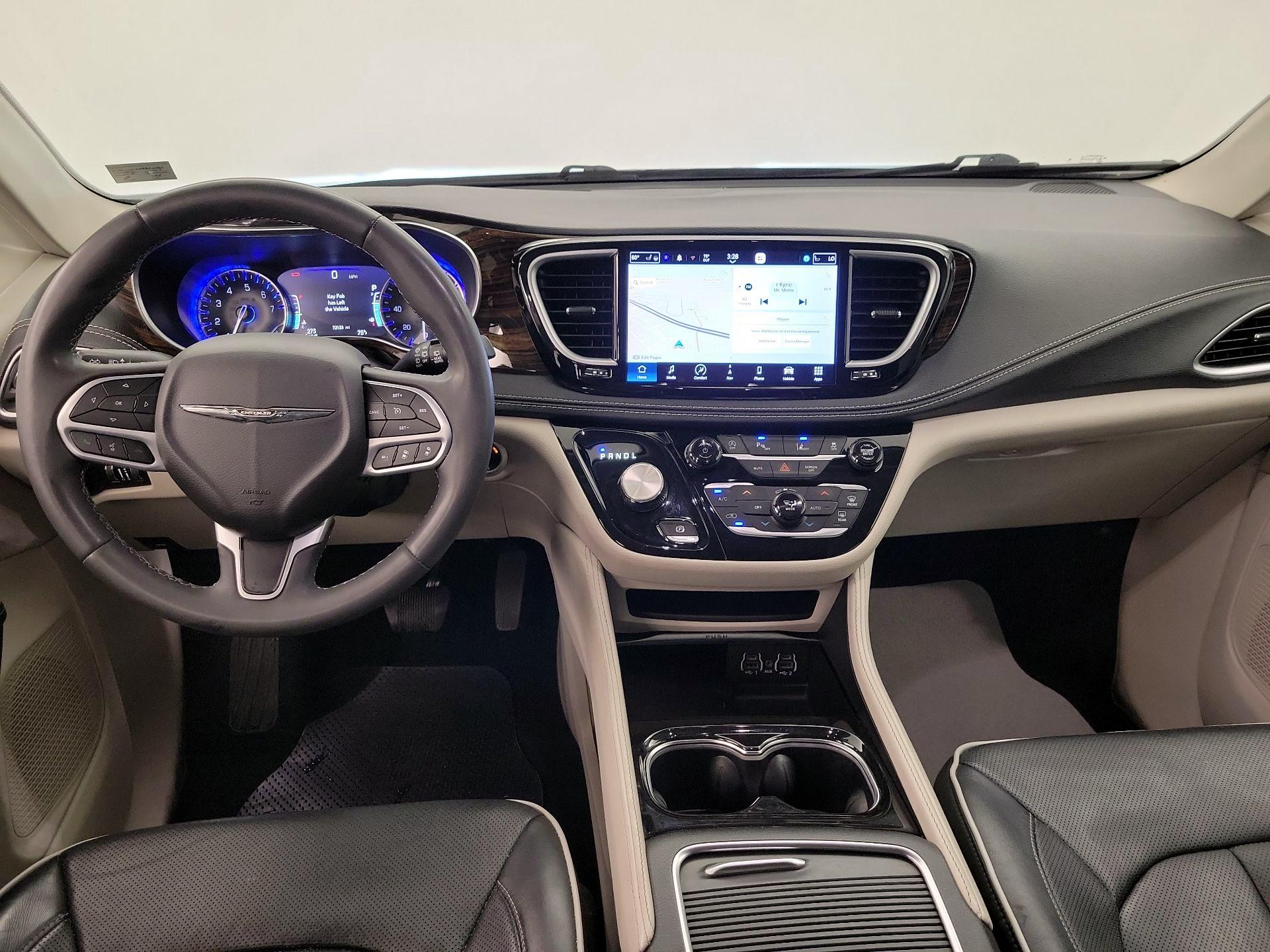 Thumbnail: 2023 Chrysler Pacifica - 9