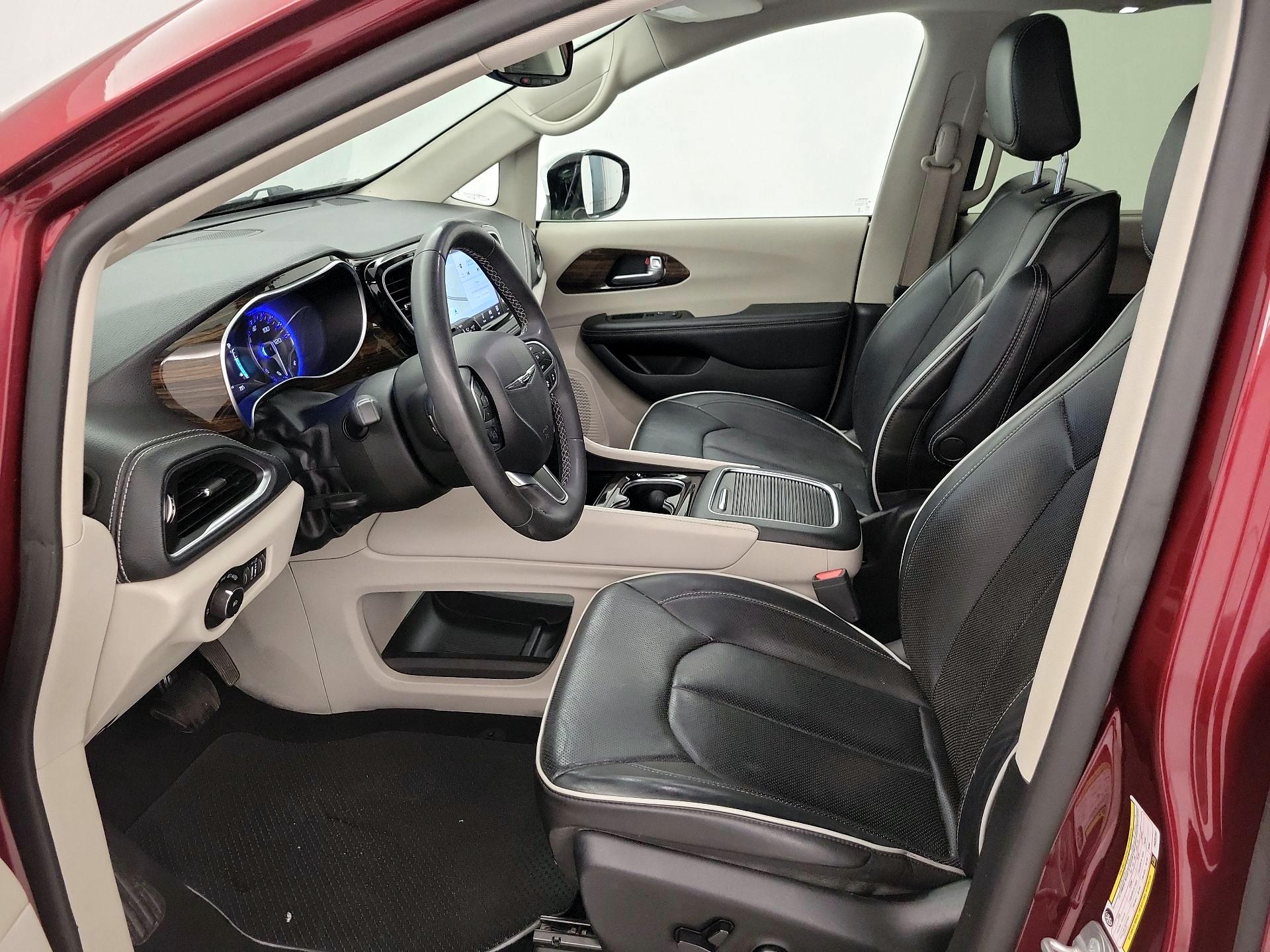 Thumbnail: 2023 Chrysler Pacifica - 11