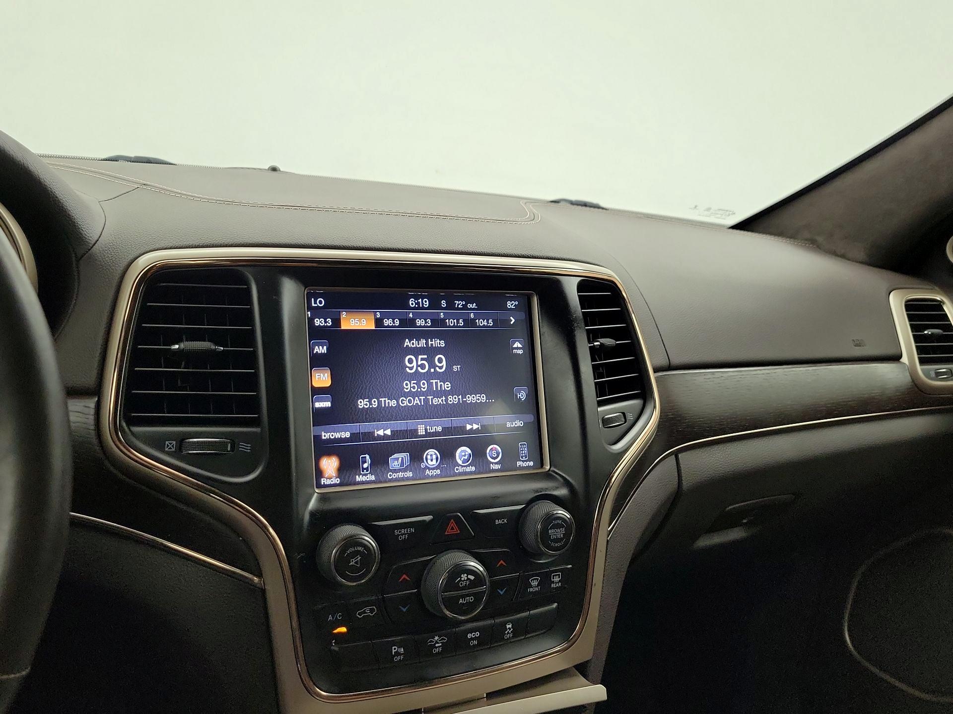 Thumbnail: 2014 Jeep Grand Cherokee - 16