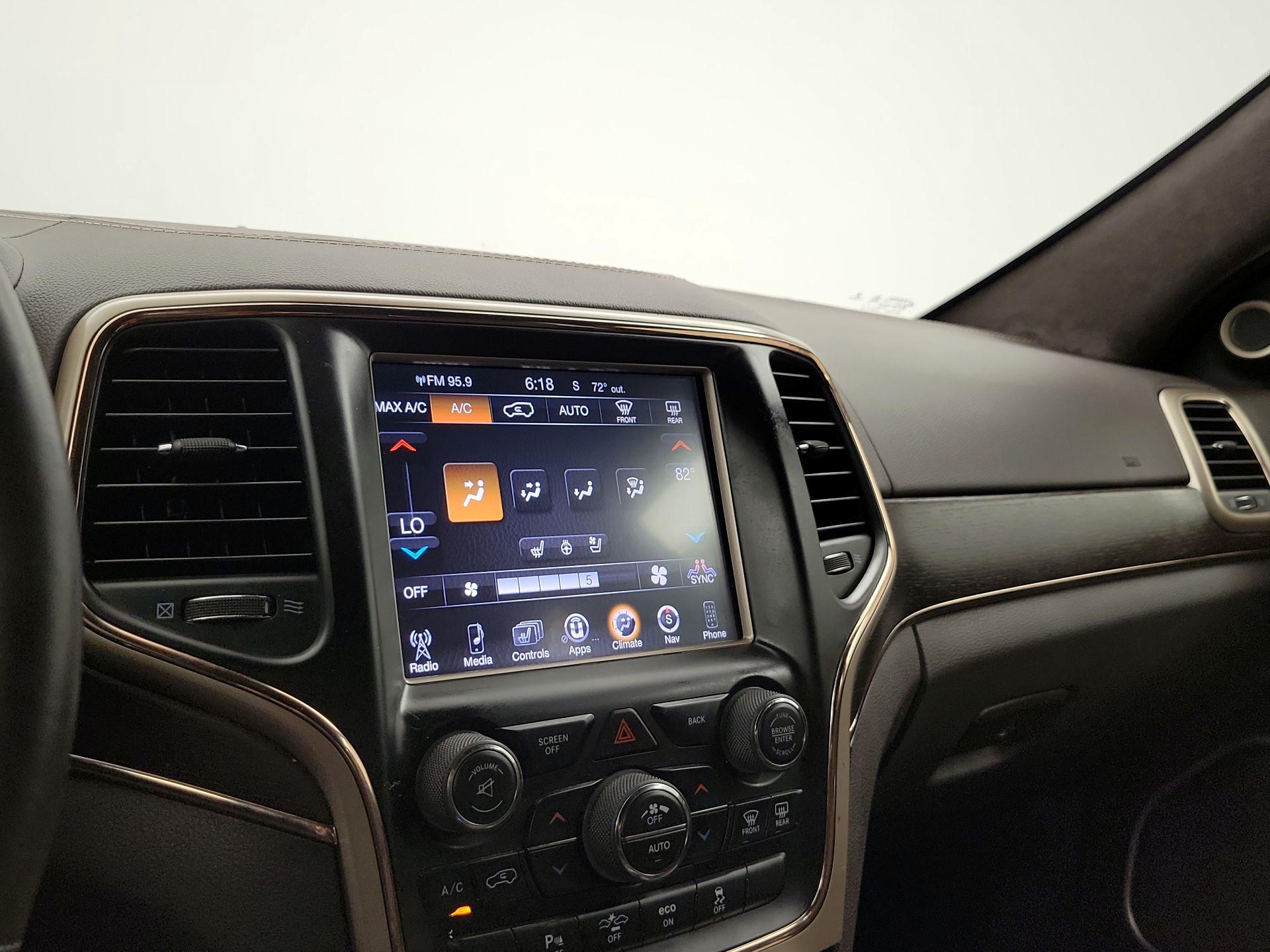 Thumbnail: 2014 Jeep Grand Cherokee - 17