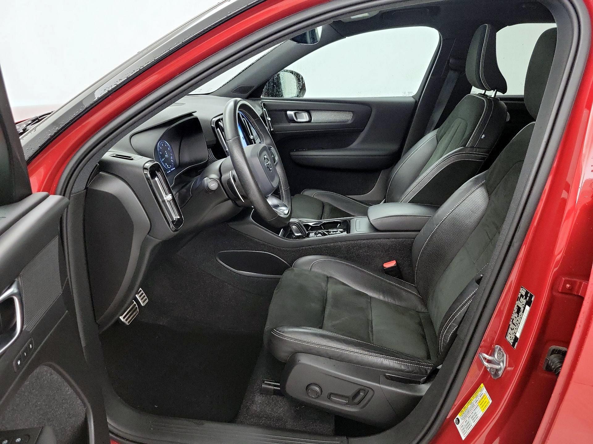 Thumbnail: 2020 Volvo XC40 - 11