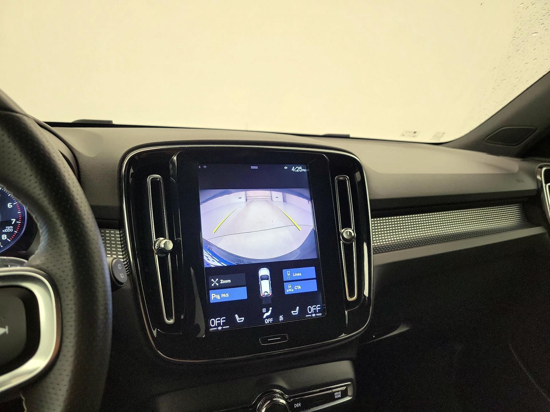 Thumbnail: 2020 Volvo XC40 - 15