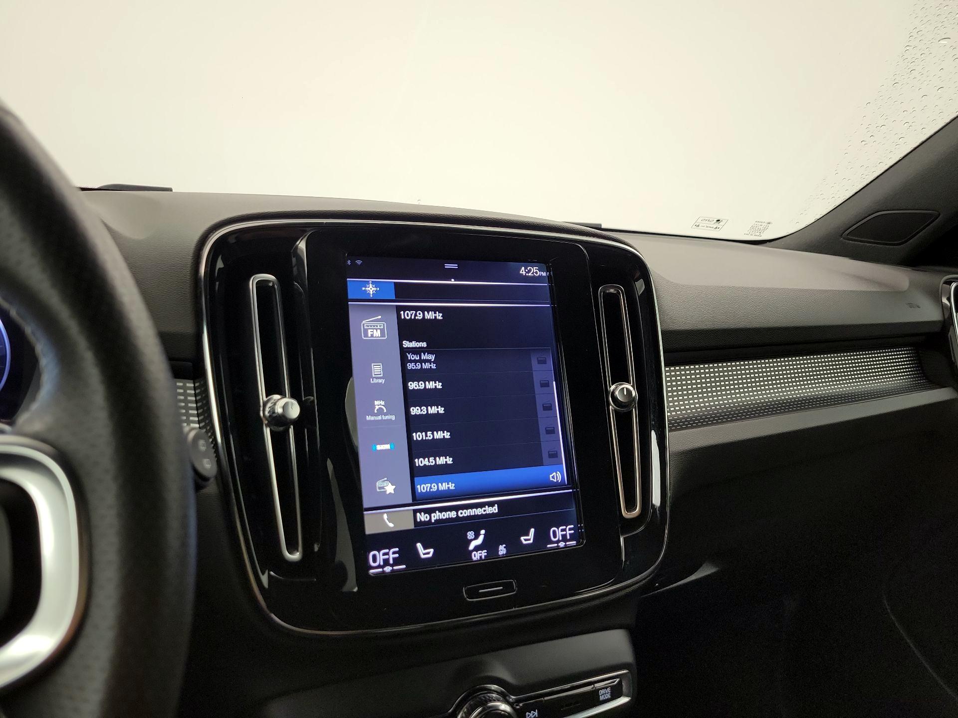 Thumbnail: 2020 Volvo XC40 - 16