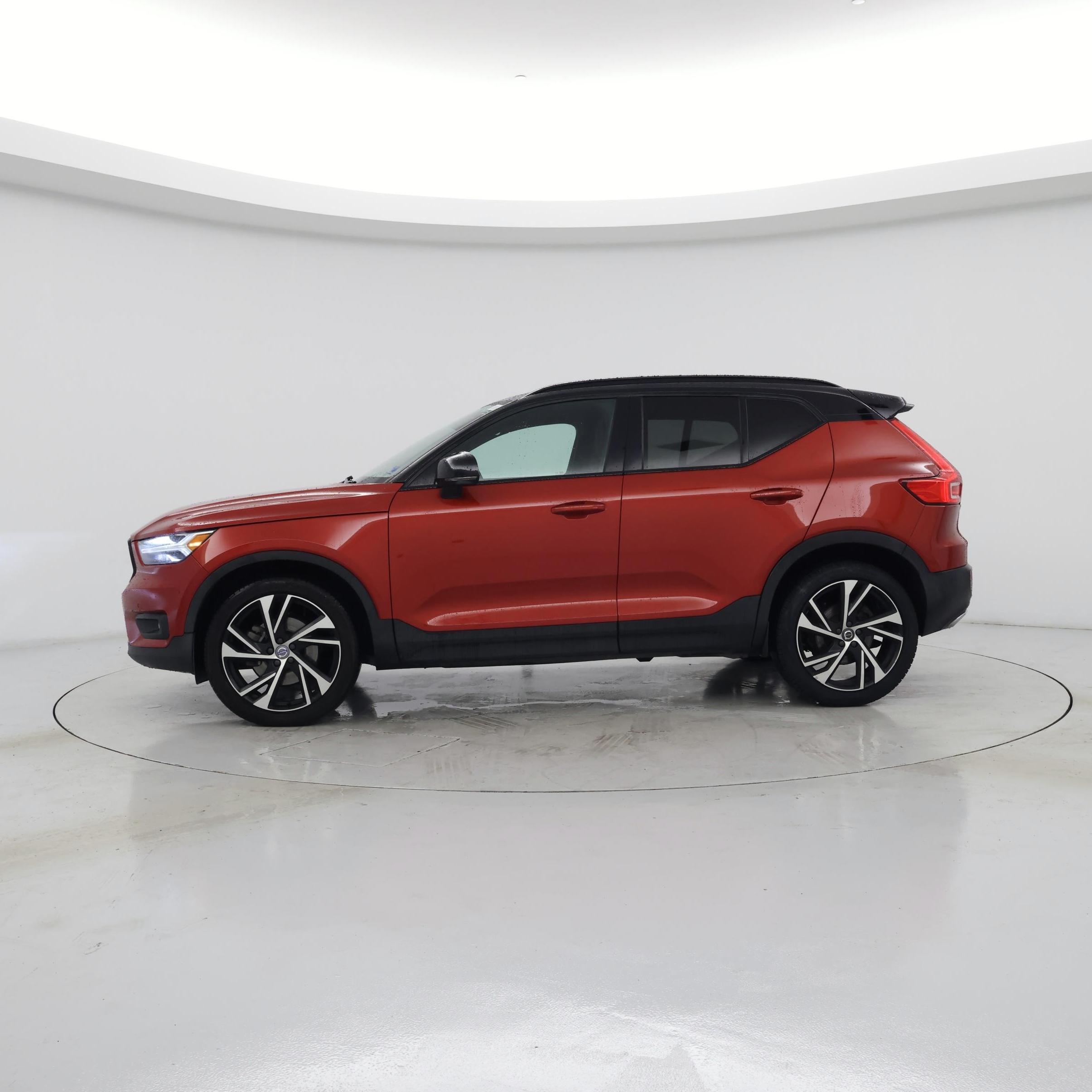 Thumbnail: 2020 Volvo XC40 - 3